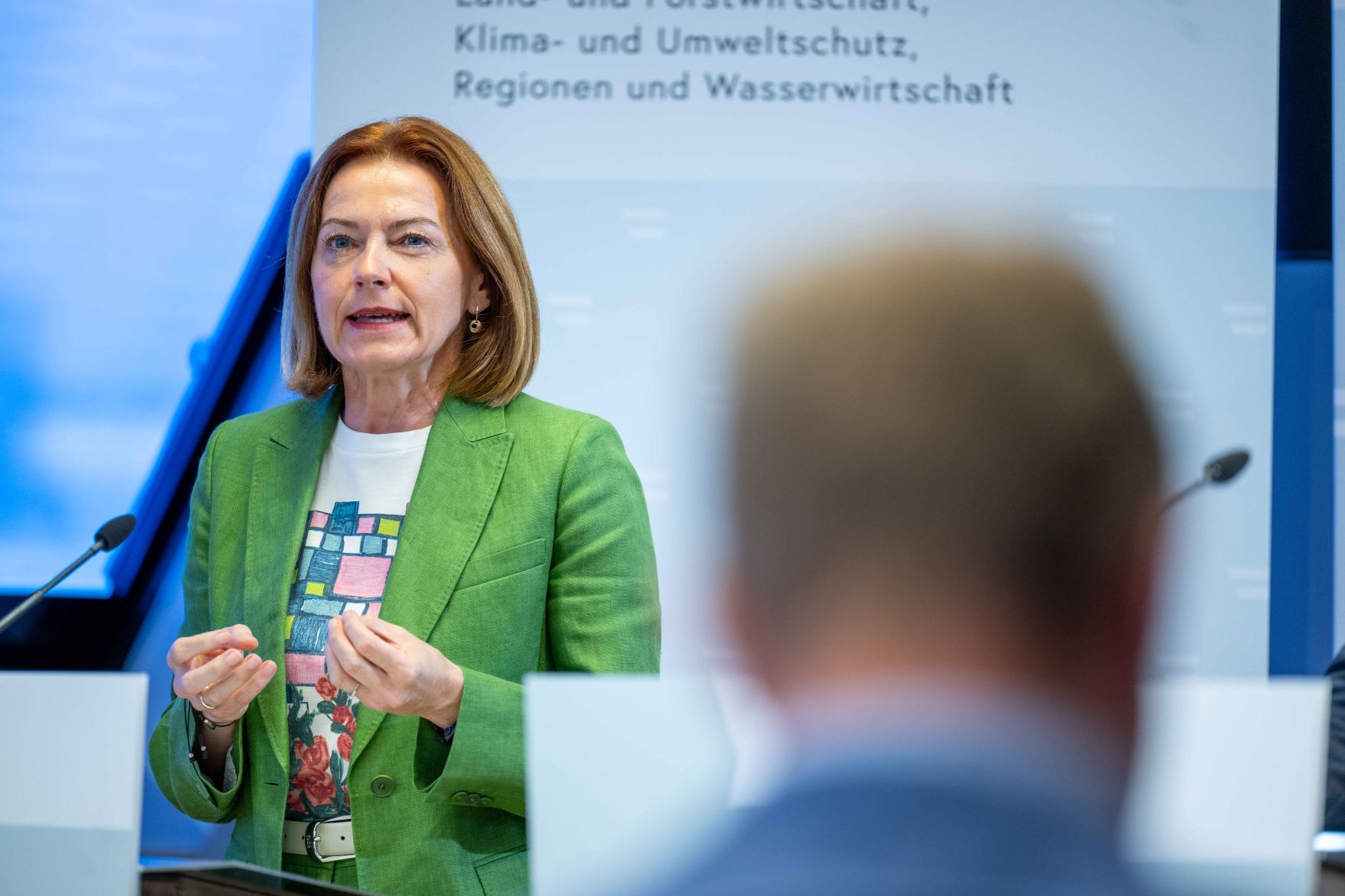 DI Dr. Peter Mayer, LRin Simone Schmiedtbauer und Bundesminister Norbert Totschnig bei der Pressekonferenz zum Wildschadensbericht.