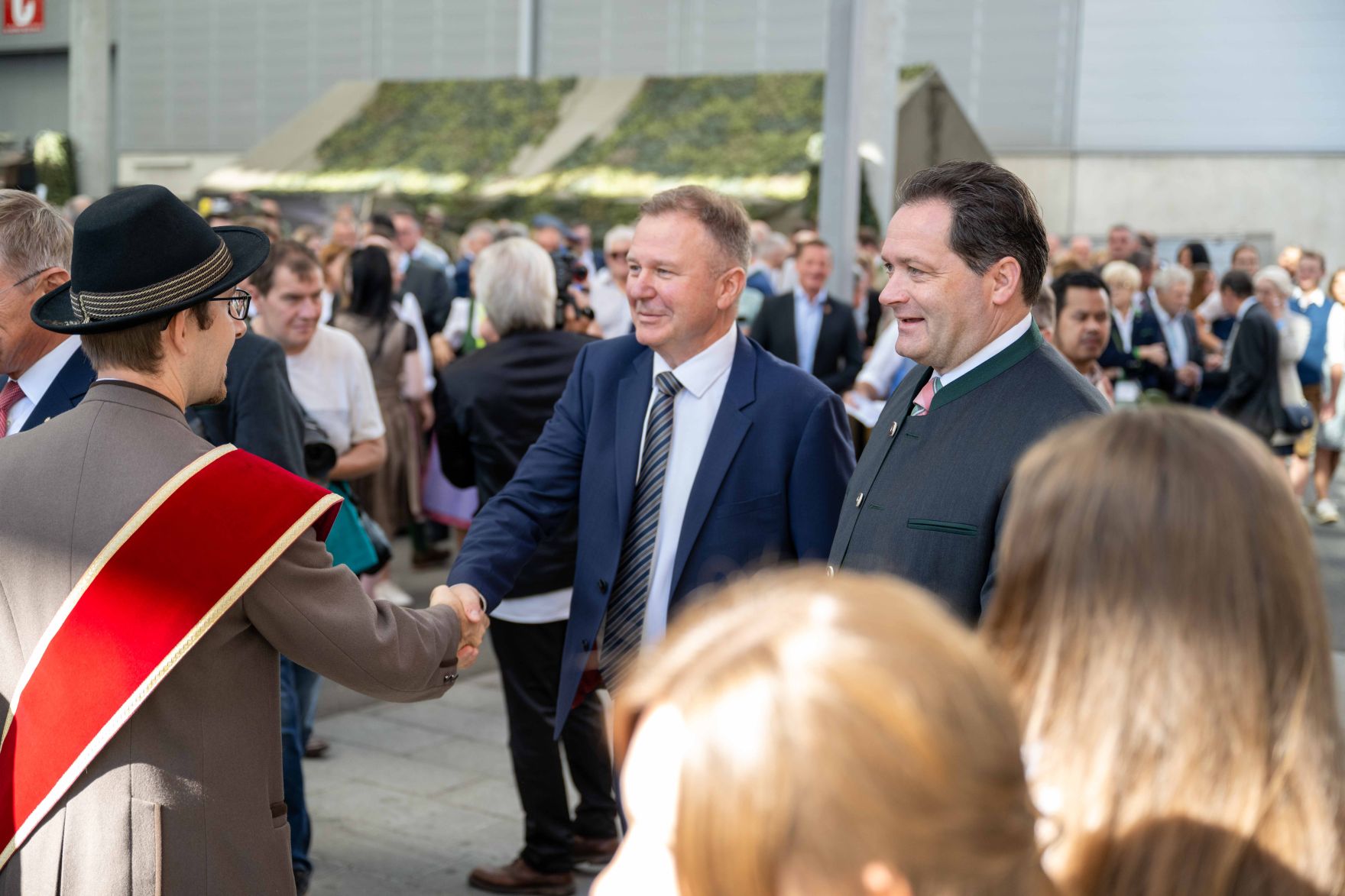 Herr Bundesminister Norbert Totschnig besuchte die Rieder Messe. Beginn war die offizielle Er&ouml;ffnung und es folgte ein Rundgang mit Bundeskanzler Christian Stocker.