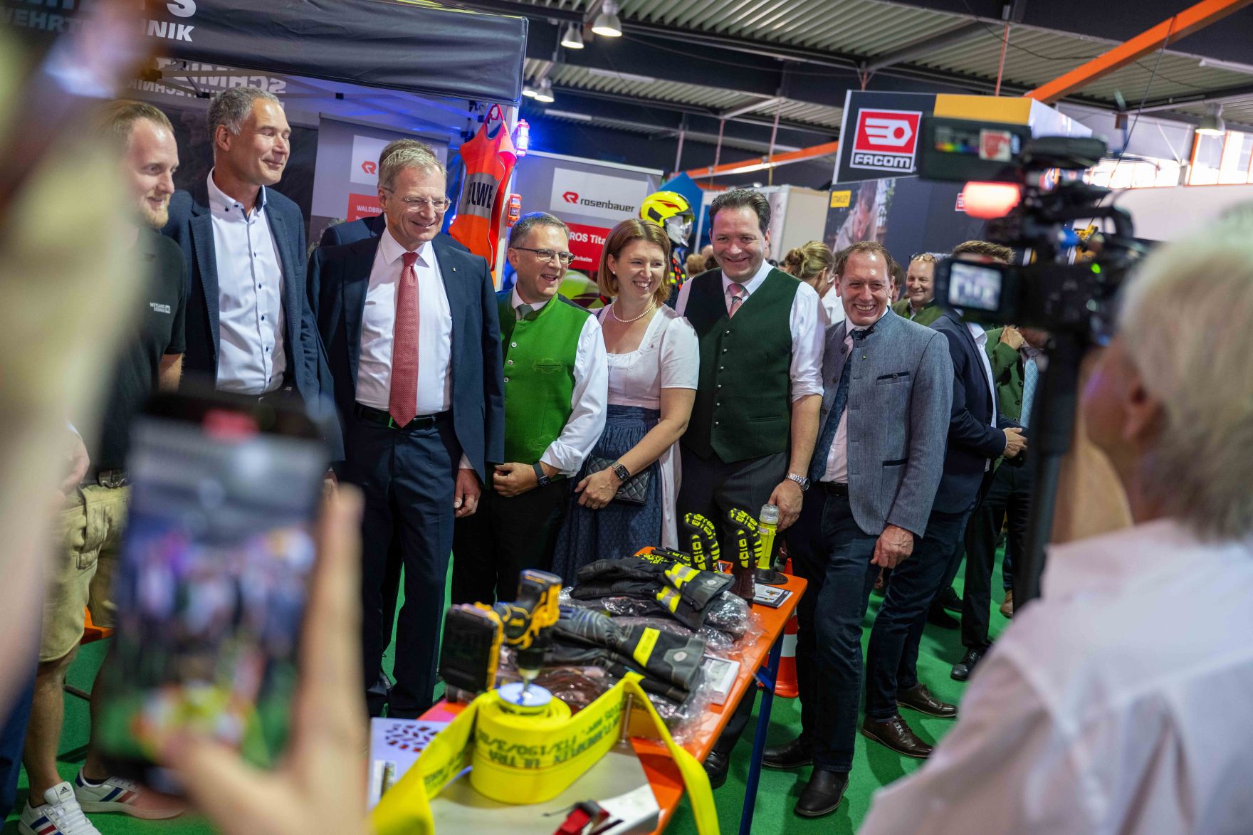 DSC_7800.jpg Herr Bundesminister Norbert Totschnig besuchte die Rieder Messe. Beginn war die offizielle Eröffnung und es folgte ein Rundgang mit Bundeskanzler Christian Stocker.