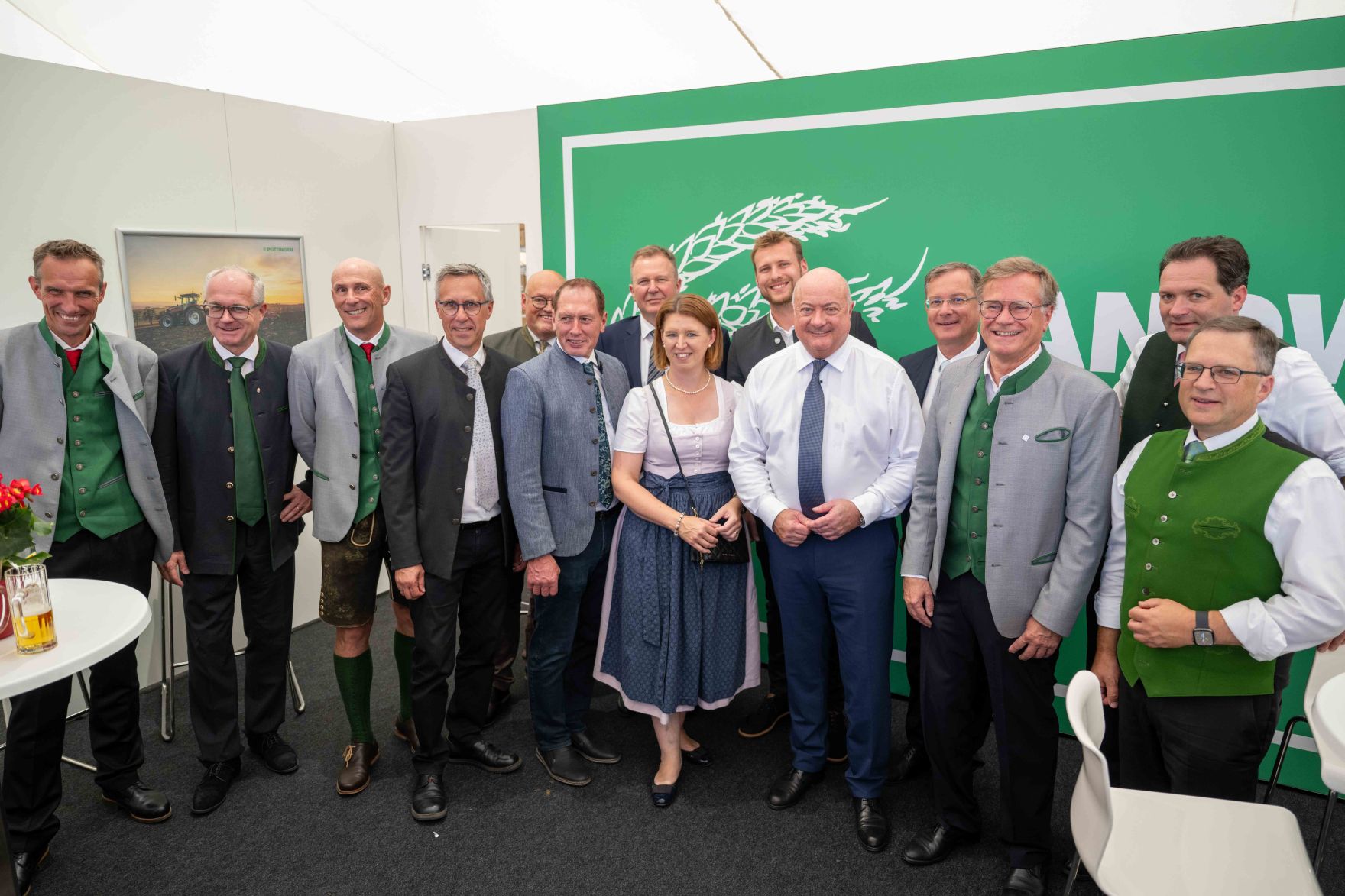Herr Bundesminister Norbert Totschnig besuchte die Rieder Messe. Beginn war die offizielle Er&ouml;ffnung und es folgte ein Rundgang mit Bundeskanzler Christian Stocker.
