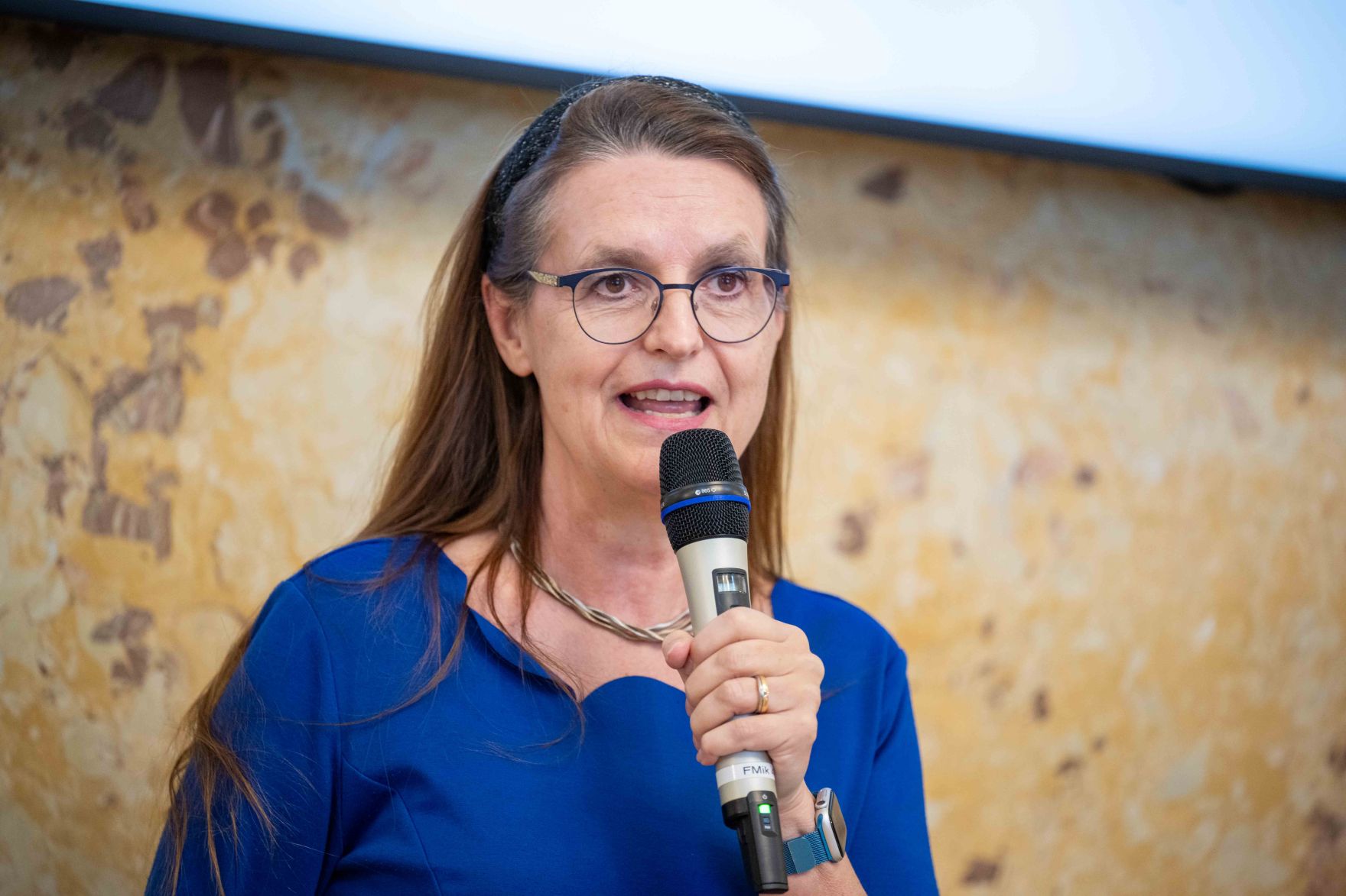 Im Zuge des internationalen Fleisch- und Wurstwarenwettbewerbs verlieh Herr Bundesminister Norbert Totschnig die Pokale an die Preistr&auml;gerinnen und Preistr&auml;ger.