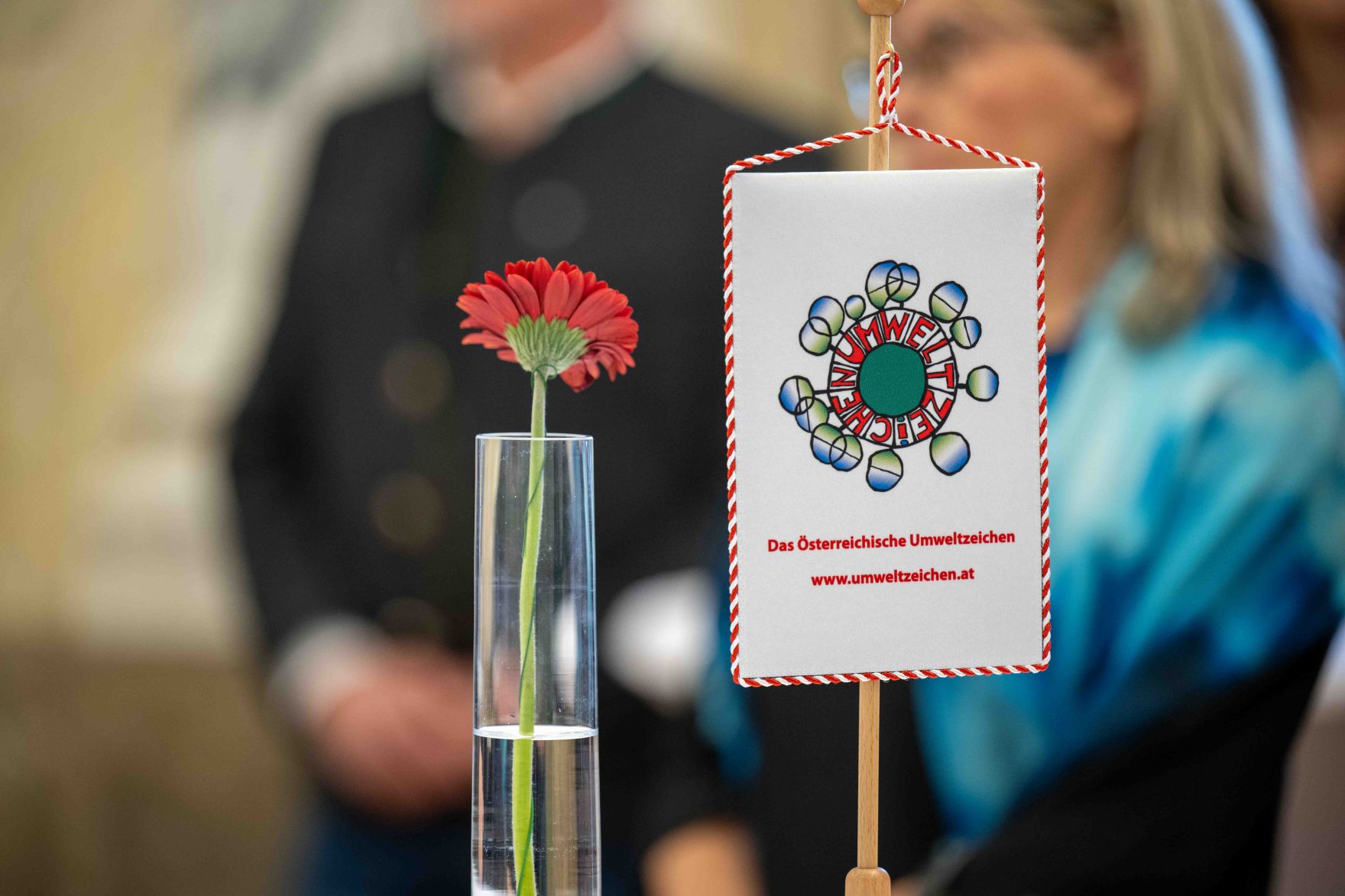 Bundesminister Norbert Totschnig verlieh das &Ouml;sterreichische Umweltzeichen an Unternehmen, die besonders nachhaltig wirtschaften. Die Umweltzeichenverleihung fand im Marmorsaal des Regierungsgeb&auml;udes am Stubenring statt.