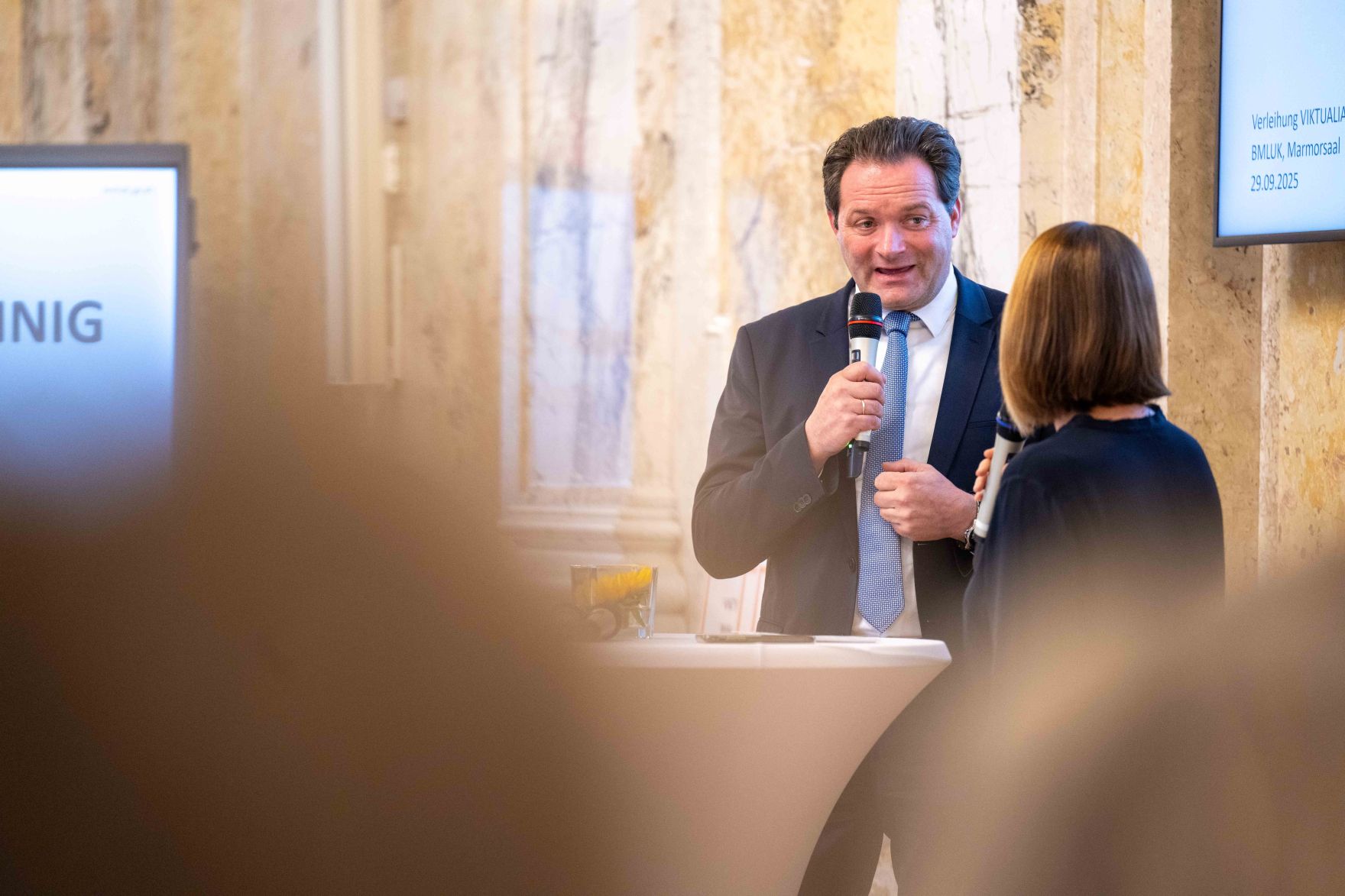 Bereits zum 6. Mal wird der VIKTUALIA-Award f&uuml;r herausragende Projekte und Ideen gegen Lebensmittelverschwendung verliehen. Herr Bundesminister Norbert Totschnig zeichnete die Gewinner-Projekte Im Marmorsaal des Regierungsgeb&auml;udes aus.