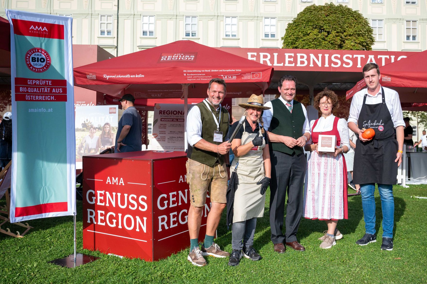 RHP_7641.jpg Herr Bundesminister Norbert Totschnig besuchte das ernte.dank.festival am Wiener Heldenplatz.