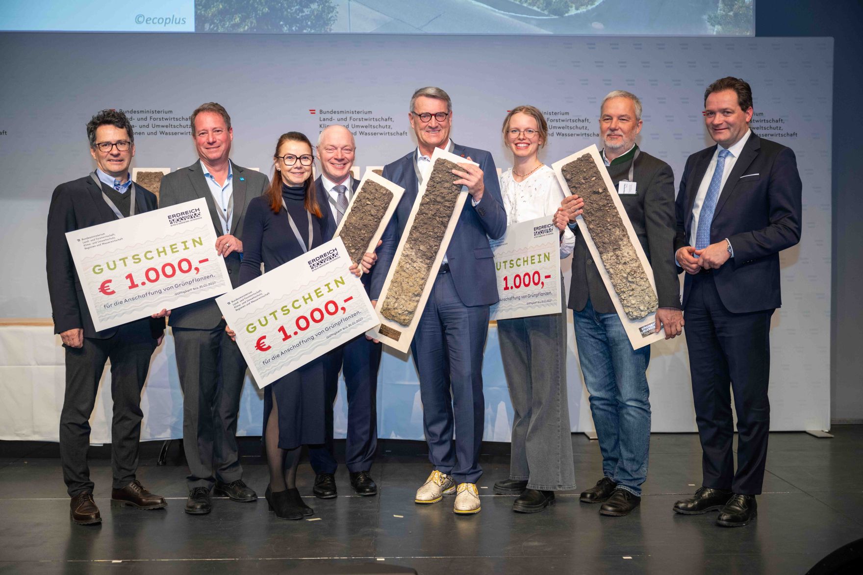 Bodenschutz als Zukunftsaufgabe: Bundesminister Norbert Totschnig zeichnete im Rahmen des ERDREICH-Preis 2026 Pionierprojekte aus.