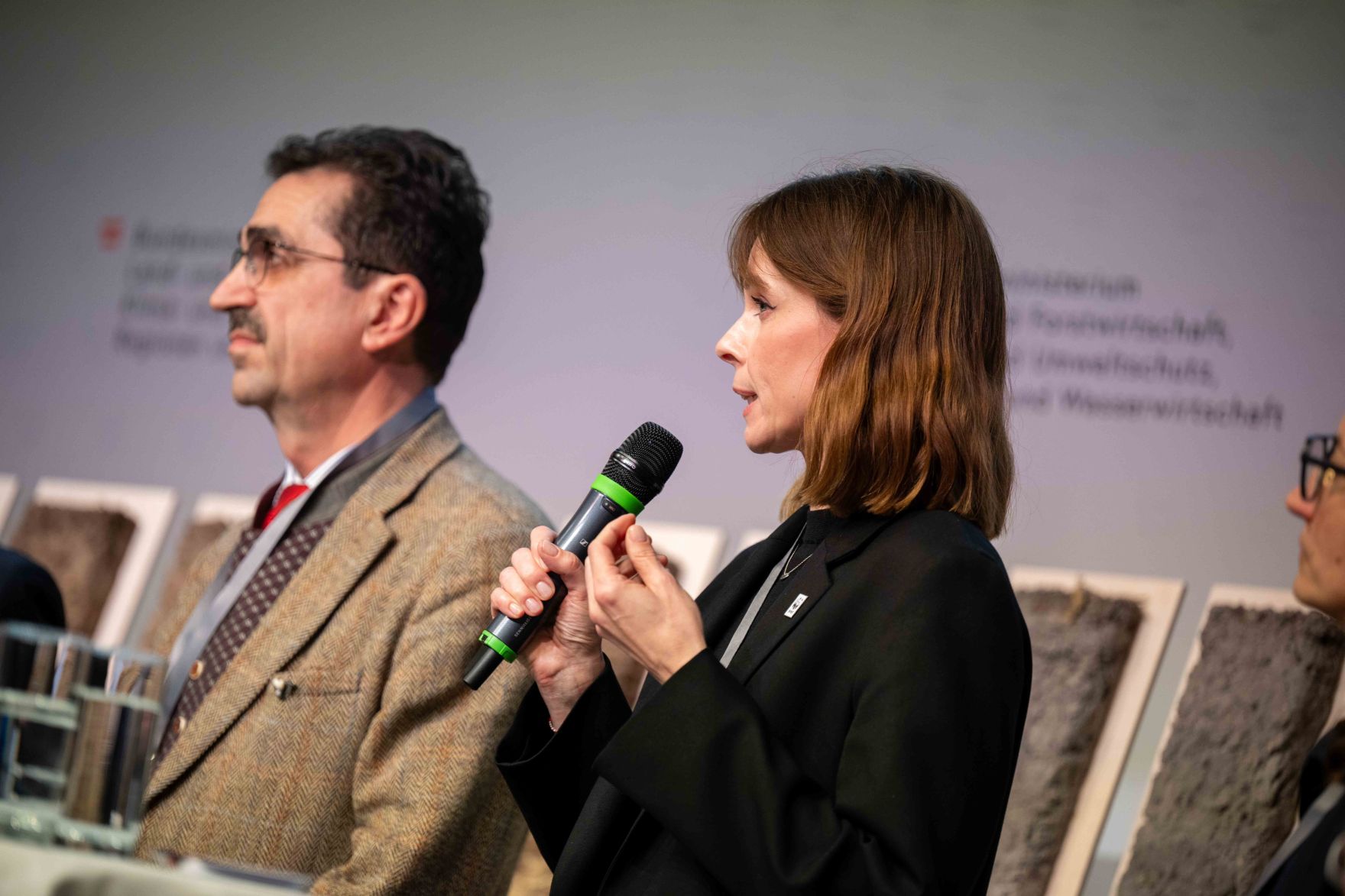 Bodenschutz als Zukunftsaufgabe: Bundesminister Norbert Totschnig zeichnete im Rahmen des ERDREICH-Preis 2026 Pionierprojekte aus.