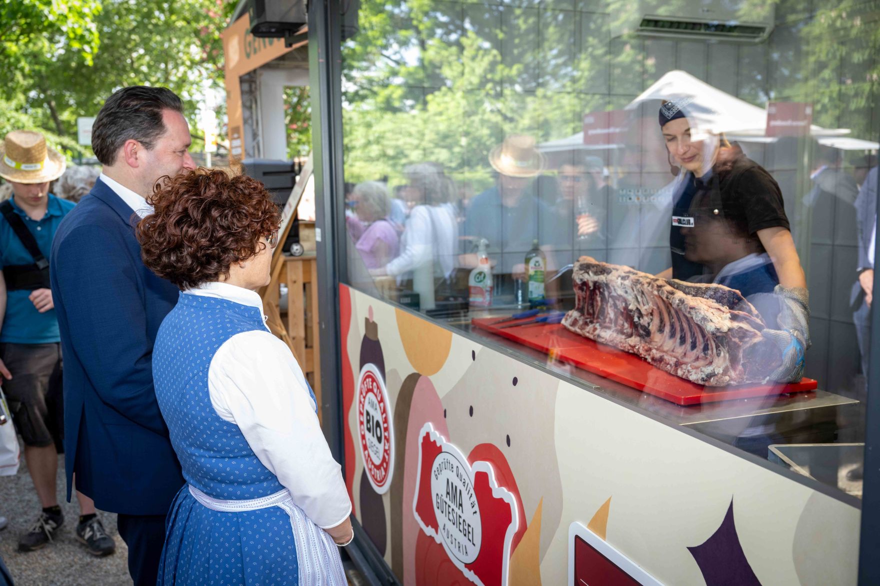 Das GENUSS-FESTIVAL bringt von 8. bis 10. Mai &Ouml;sterreichs kulinarische Vielfalt in den Wiener Stadtpark. Mehr als 100 b&auml;uerliche Direktvermarktungsbetriebe, Lebensmittelmanufakturen und Gastronomiebetriebe pr&auml;sentieren regionale Spezialit&auml;ten aus allen AMA GENUSS REGIONEN.