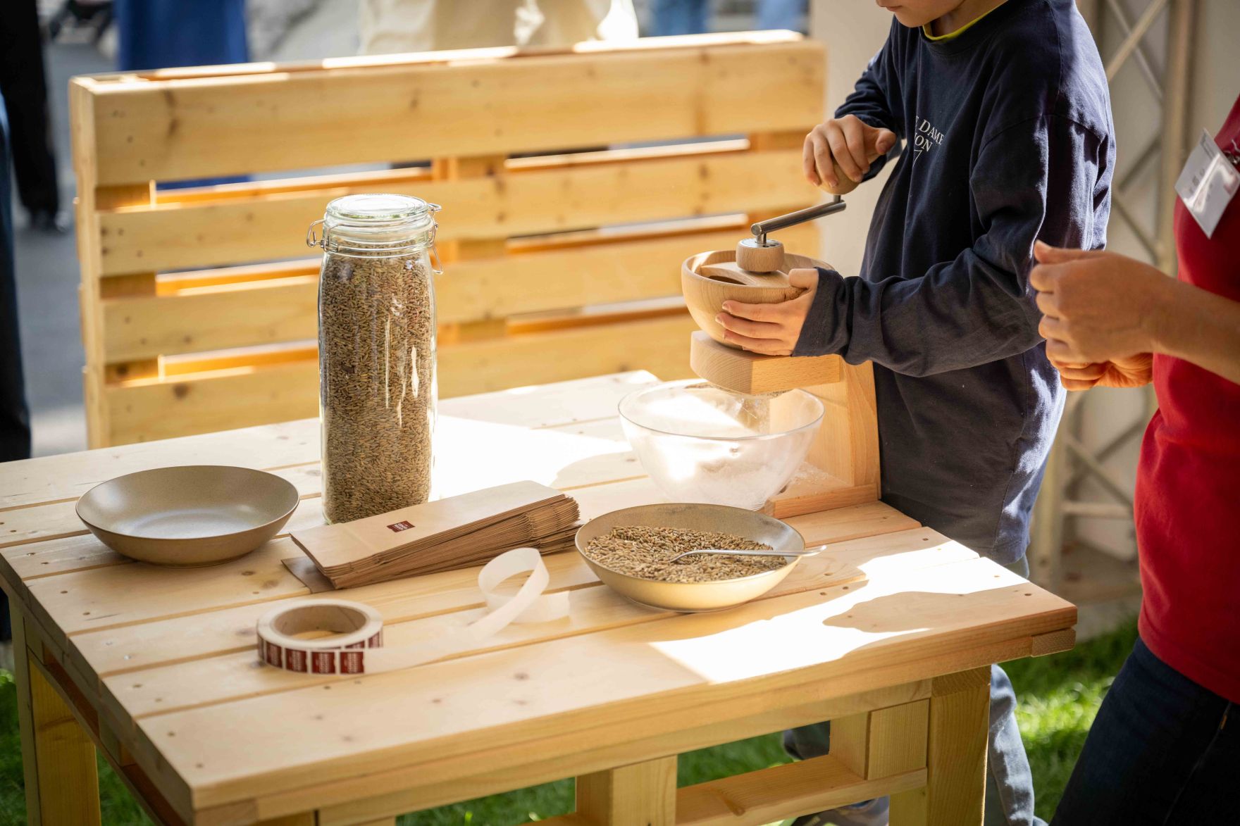 Das GENUSS-FESTIVAL bringt von 8. bis 10. Mai &Ouml;sterreichs kulinarische Vielfalt in den Wiener Stadtpark. Mehr als 100 b&auml;uerliche Direktvermarktungsbetriebe, Lebensmittelmanufakturen und Gastronomiebetriebe pr&auml;sentieren regionale Spezialit&auml;ten aus allen AMA GENUSS REGIONEN.