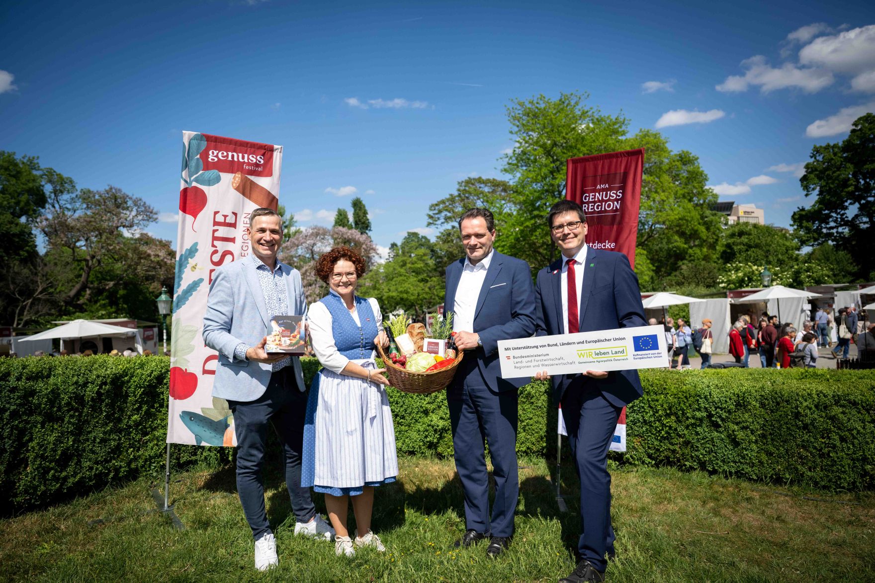 Das GENUSS-FESTIVAL bringt von 8. bis 10. Mai &Ouml;sterreichs kulinarische Vielfalt in den Wiener Stadtpark. Mehr als 100 b&auml;uerliche Direktvermarktungsbetriebe, Lebensmittelmanufakturen und Gastronomiebetriebe pr&auml;sentieren regionale Spezialit&auml;ten aus allen AMA GENUSS REGIONEN.