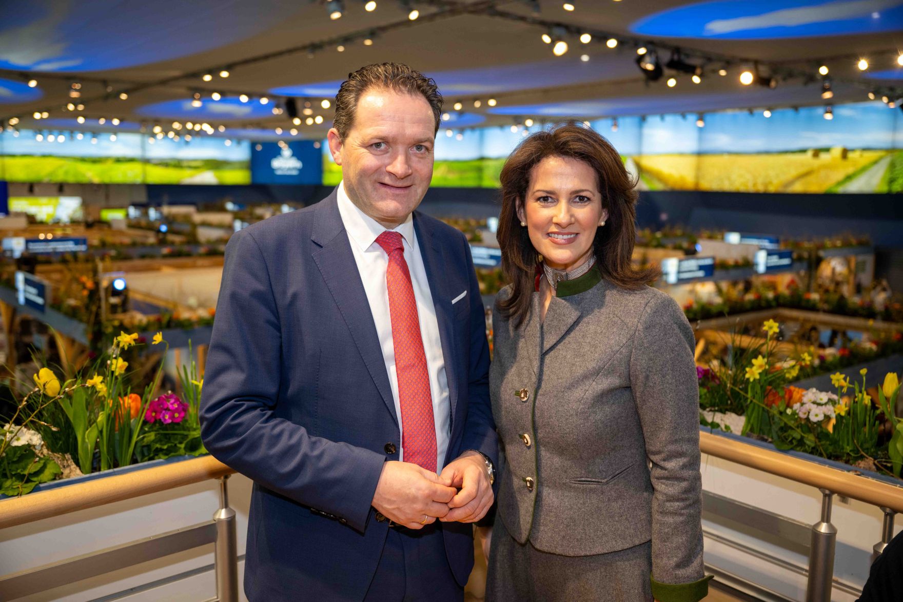 Mit ihrer grenz&uuml;berschreitenden Forschungskooperation gehen Bayern, S&uuml;dtirol und &Ouml;sterreich neue Wege in der Forschungsf&ouml;rderung. Erstmals werden drei Projekte von den Agrarressorts in den Partner-L&auml;ndern gemeinsam finanziert.