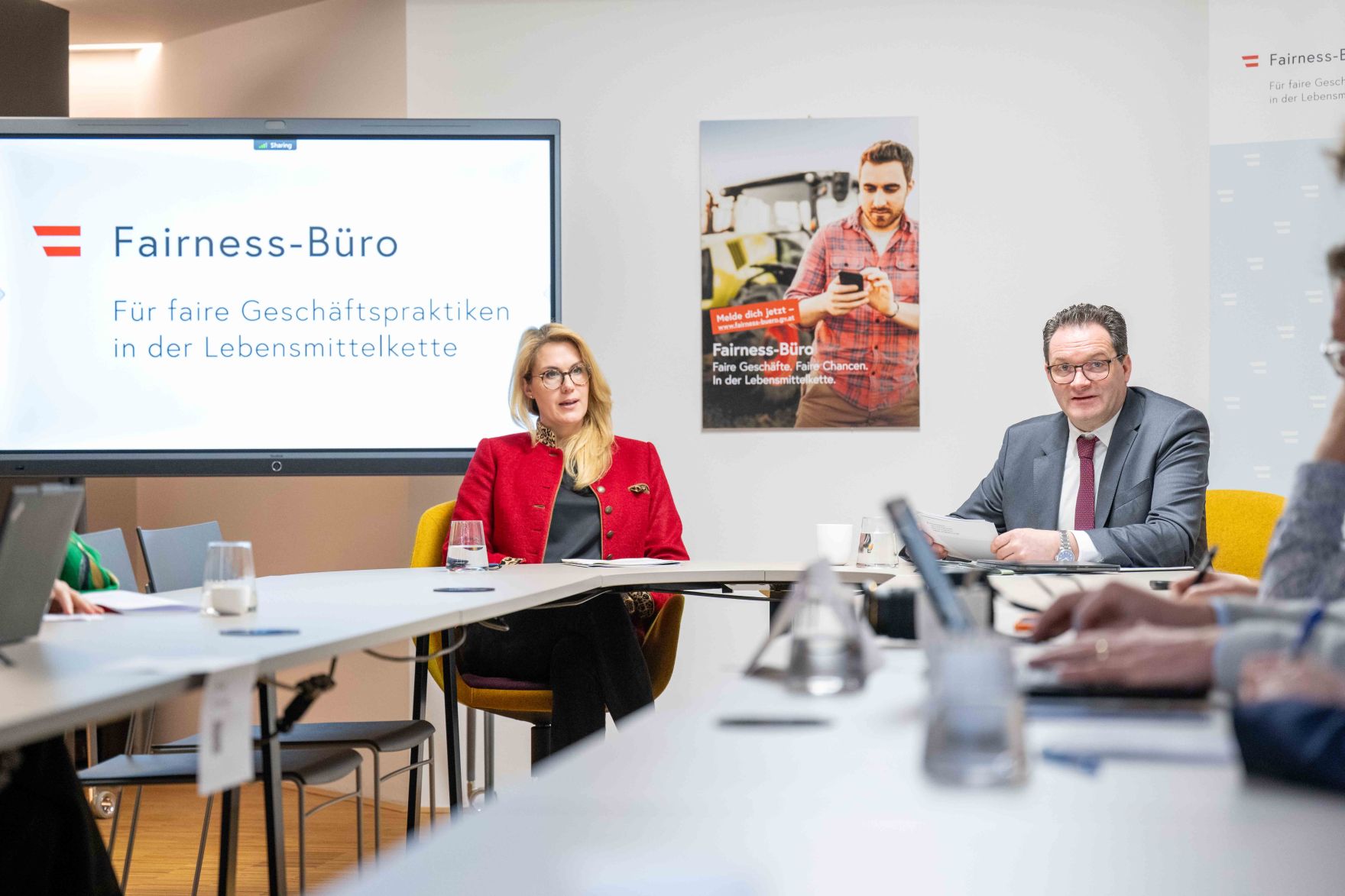 Faire Wettbewerbsbedingungen sind die zentrale Grundlage f&uuml;r eine stabile Lebensmittelversorgung. Das Landwirtschaftsministerium hat deshalb 2022 das, weisungsfreie Fairness-B&uuml;ro eingerichtet. Der Jahresbericht 2025 zeigt, dass rund 500 F&auml;lle bearbeitet wurden.