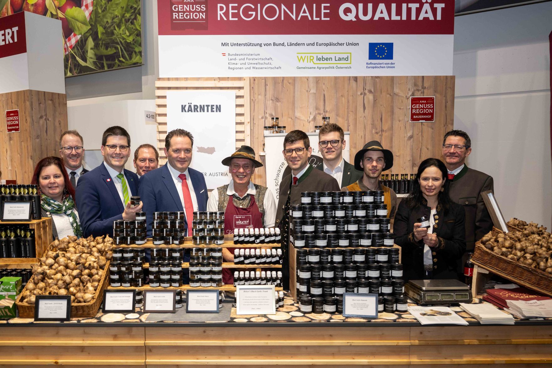 Herr Bundesminister Norbert Totschnig besuchte die &ouml;sterreichischen Ausstellerinnen und Aussteller auf der Gr&uuml;nen Woche 2026 in Berlin.