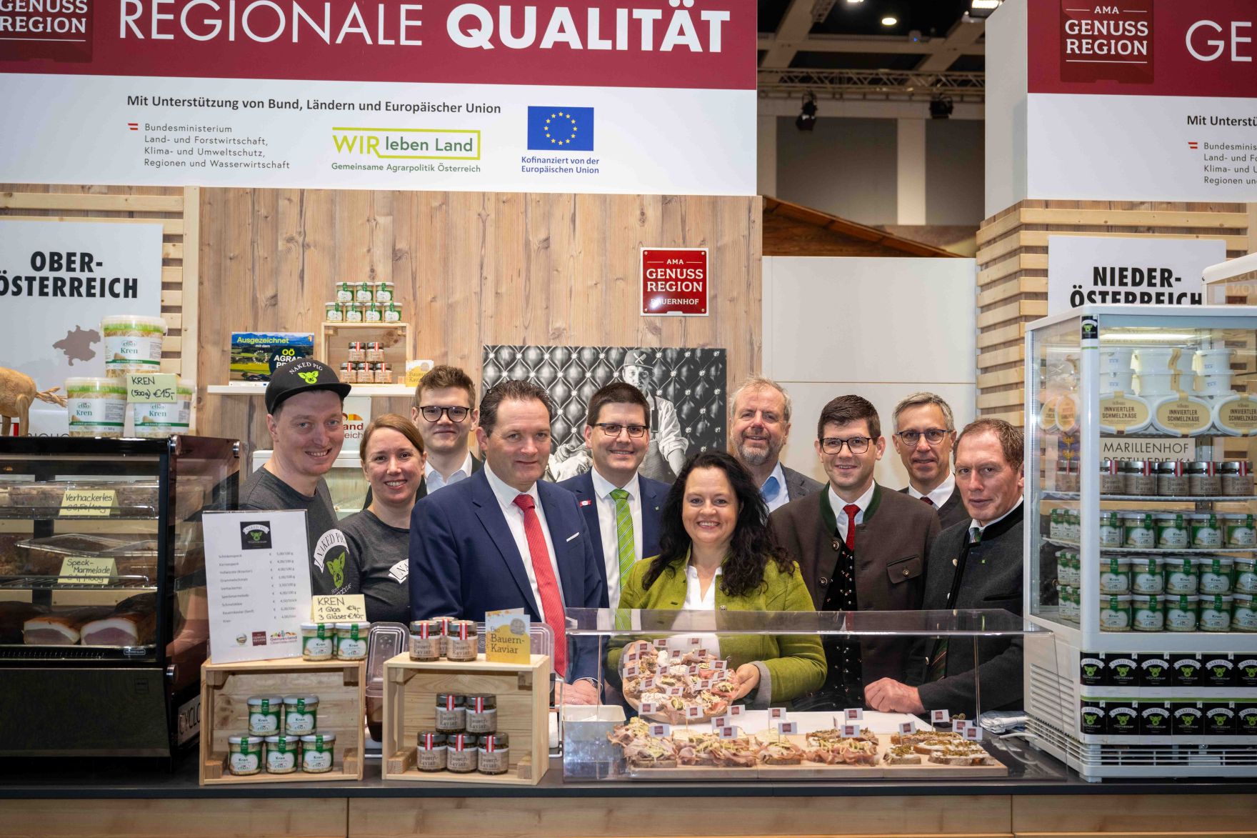 Herr Bundesminister Norbert Totschnig besuchte die &ouml;sterreichischen Ausstellerinnen und Aussteller auf der Gr&uuml;nen Woche 2026 in Berlin.