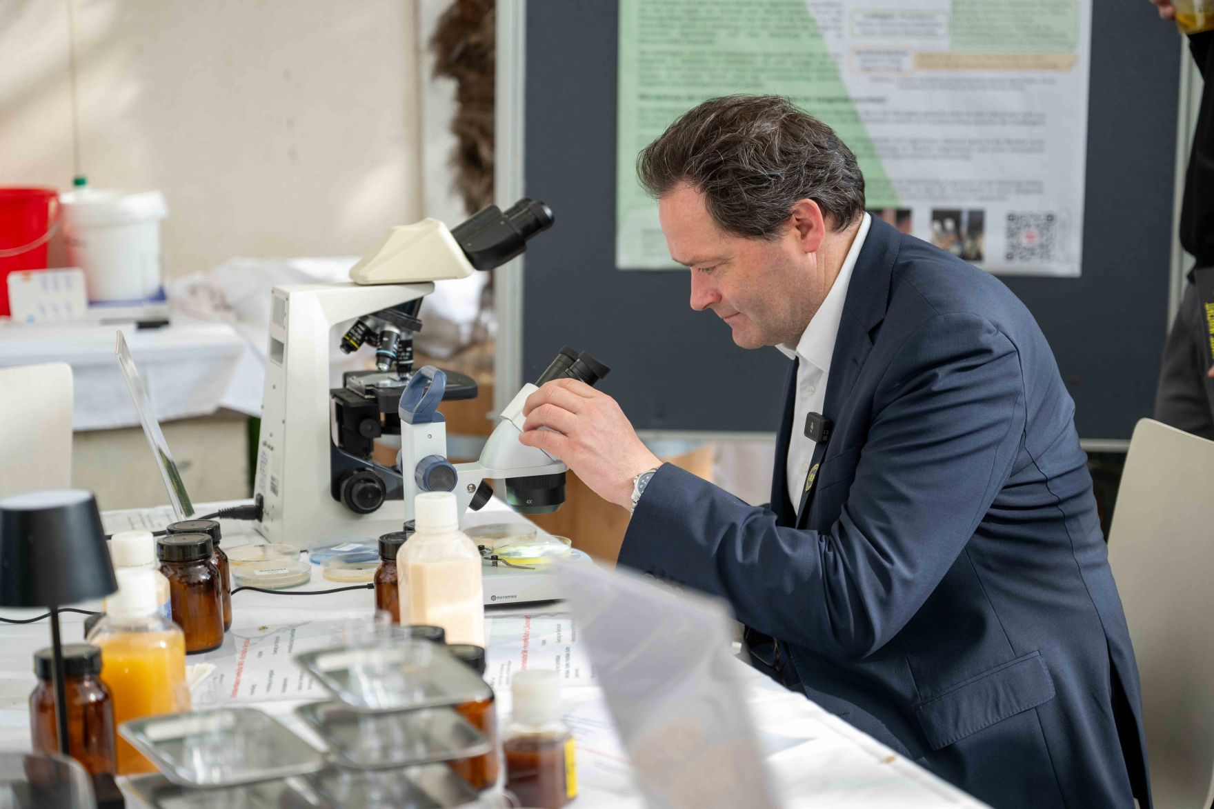 Bundesminister Norbert Totschnig besuchte im Rahmen der Langen Nacht der Forschung die beiden Standorte des BMLUK.