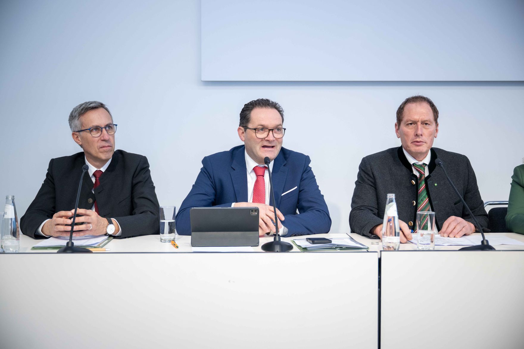 Im Rahmen der Internationalen Gr&uuml;nen Woche in Berlin setzen Landwirtschaftsminister Norbert Totschnig, Landwirtschaftskammer &Ouml;sterreich-Pr&auml;sident Josef Moosbrugger und der Obmann des Landwirtschaftsausschusses, Georg Strasser, ein klares Zeichen f&uuml;r die Sicherung des Standorts &Ouml;sterreich und die Wettbewerbsf&auml;higkeit der europ&auml;ischen Landwirtschaft.