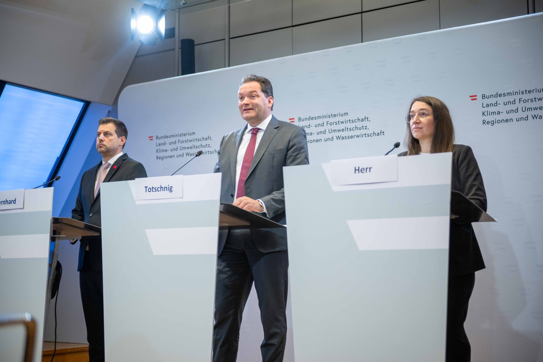 Bei der Pressekonferenz im Regierungsgeb&auml;ude am Stubenring wurde das Klimagesetz vorgestellt