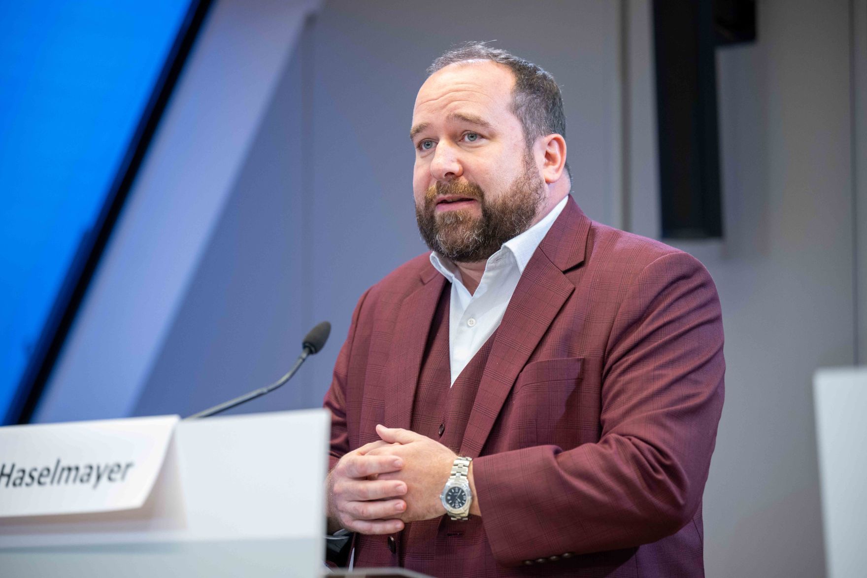 Bei der Pressekonferenz &bdquo;Lebensqualit&auml;t in Gemeinden&ldquo; wurde eine Studie von Bundesminister Norbert Totschnig und Christoph Haselmayer (IFDD) vorgestellt. Im Mittelpunkt standen Themen wie regionale Wertsch&ouml;pfung, Versorgung und Infrastruktur in kleinen und gro&szlig;en Gemeinden.