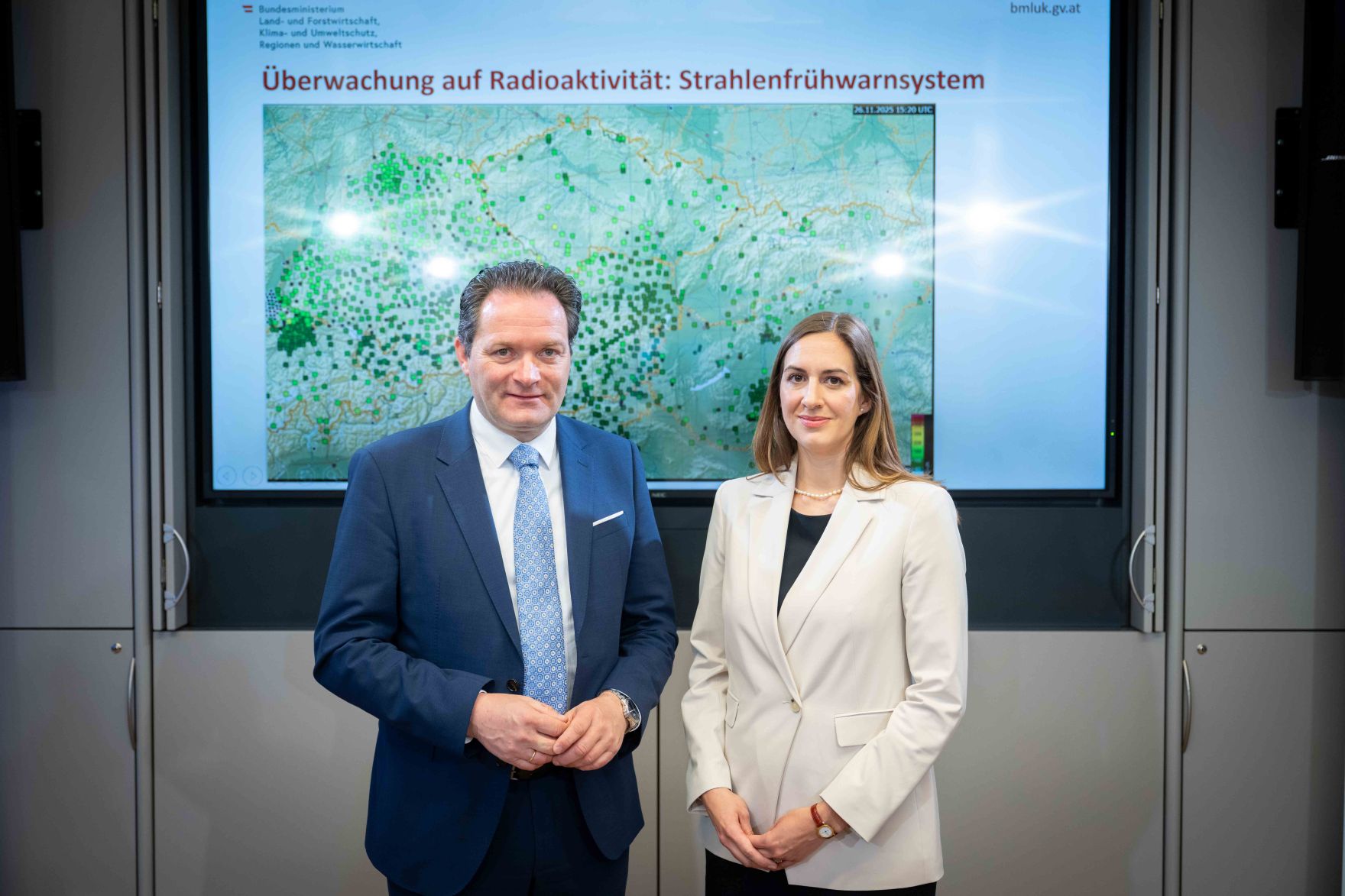 Pressekonferenz im BMLUK anl&auml;sslich &bdquo;40 Jahre Tschernobyl&ldquo;: Umweltminister Norbert Totschnig und Abteilungsleiterin Christina Raith informieren &uuml;ber Notfallvorsorge und &Ouml;sterreichs klare Anti-Atompolitik.