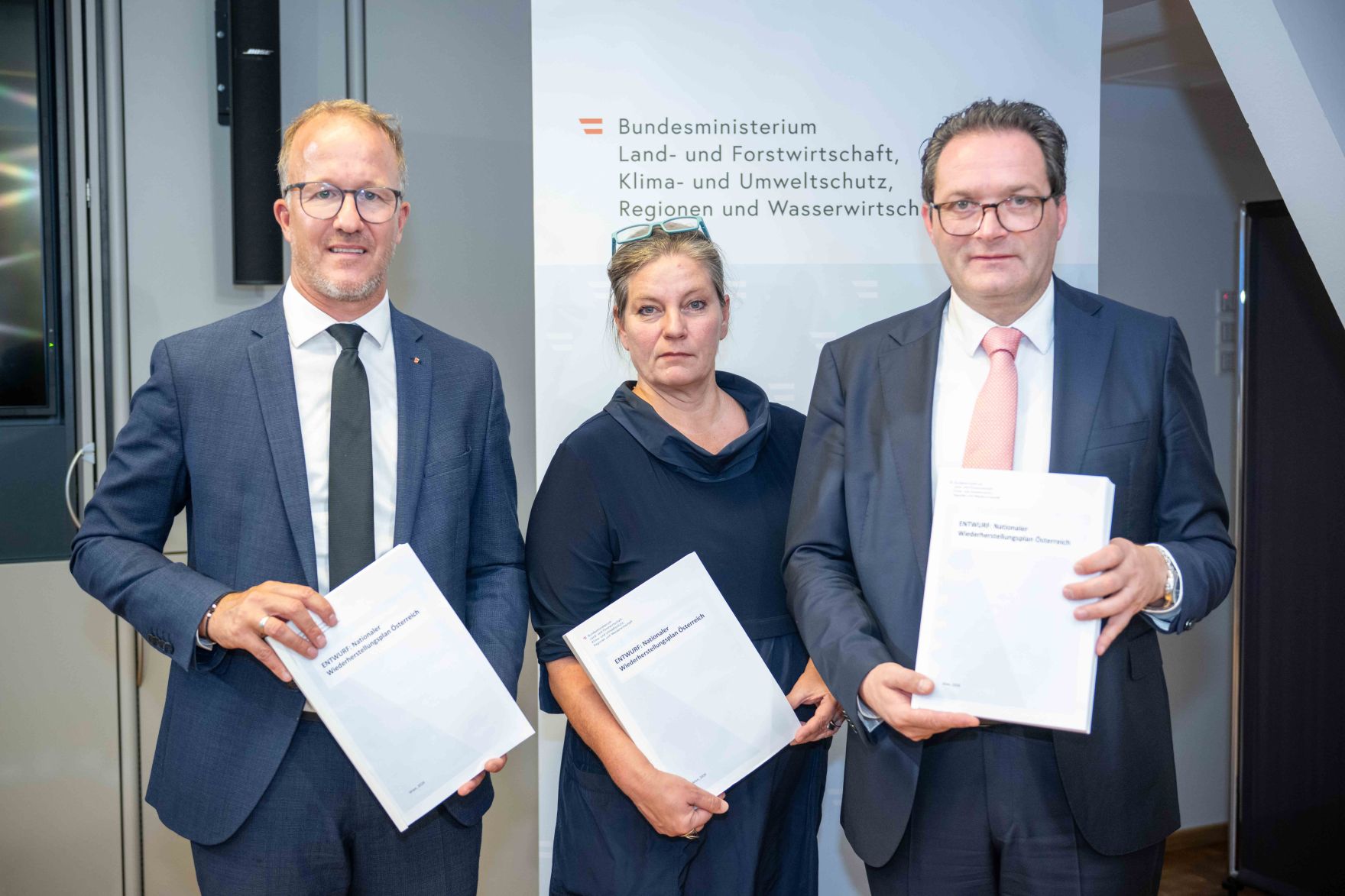 Bei der Pressekonferenz im Regierungsgeb&auml;ude am Stubenring wurde der Pfad zur Umsetzung der Renaturierungsverordnung von HBM Totschnig, LR Gantner und SC M&ouml;rth vorgestellt.