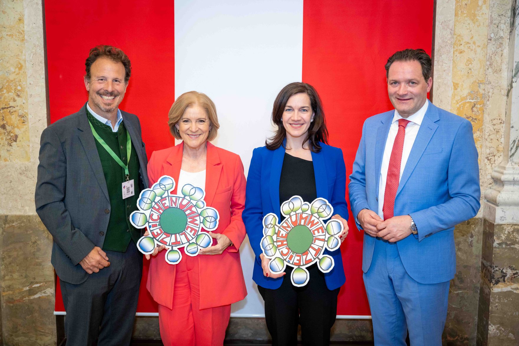 Im Rahmen des Eurovision Song Contest lud Bundesminister Norbert Totschnig zum Side-Event &bdquo;The Sound of Europe, the Taste of Austria&ldquo; ins Landwirtschaftsministerium am Stubenring internationale G&auml;ste sowie Delegationen der teilnehmenden Nationen ein.