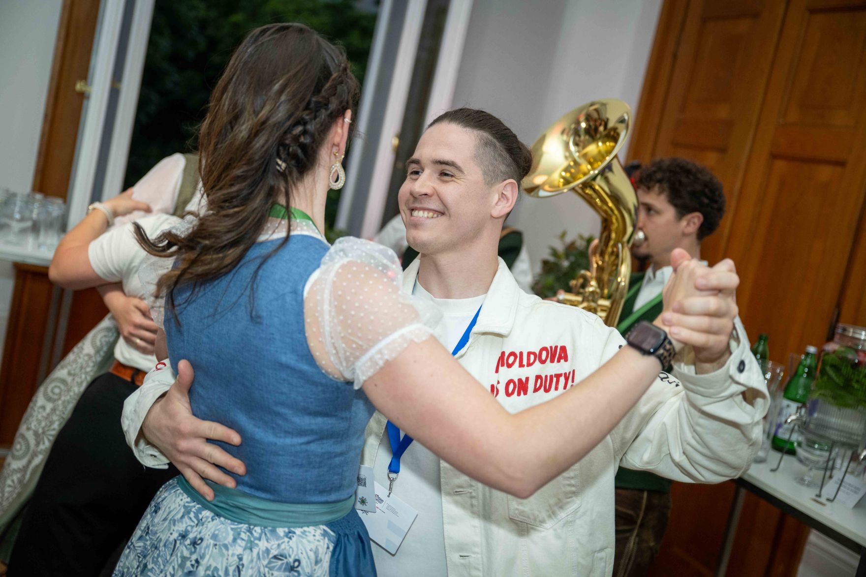 Im Rahmen des Eurovision Song Contest lud Bundesminister Norbert Totschnig zum Side-Event &bdquo;The Sound of Europe, the Taste of Austria&ldquo; ins Landwirtschaftsministerium am Stubenring internationale G&auml;ste sowie Delegationen der teilnehmenden Nationen ein.