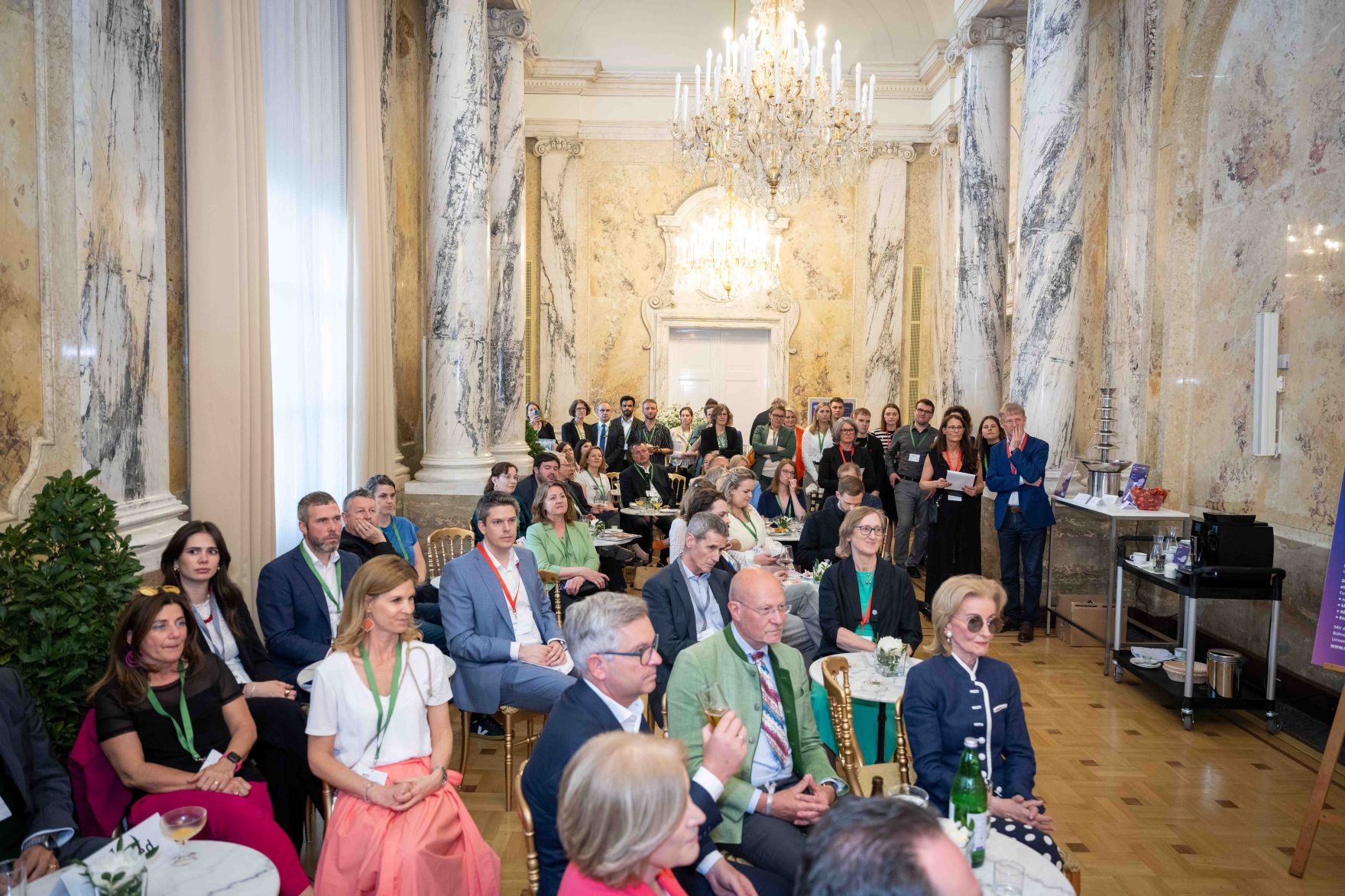 Im Rahmen des Eurovision Song Contest lud Bundesminister Norbert Totschnig zum Side-Event &bdquo;The Sound of Europe, the Taste of Austria&ldquo; ins Landwirtschaftsministerium am Stubenring internationale G&auml;ste sowie Delegationen der teilnehmenden Nationen ein.
