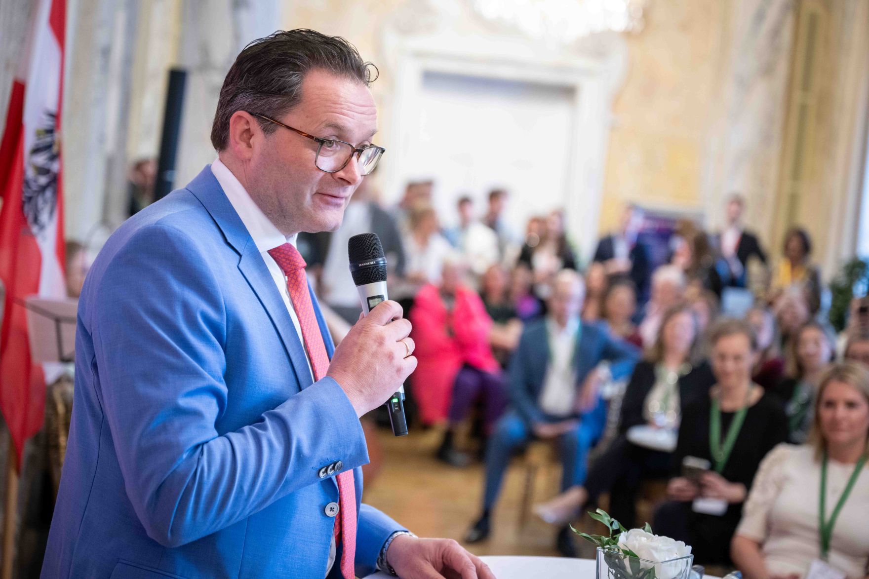 Im Rahmen des Eurovision Song Contest lud Bundesminister Norbert Totschnig zum Side-Event &bdquo;The Sound of Europe, the Taste of Austria&ldquo; ins Landwirtschaftsministerium am Stubenring internationale G&auml;ste sowie Delegationen der teilnehmenden Nationen ein.