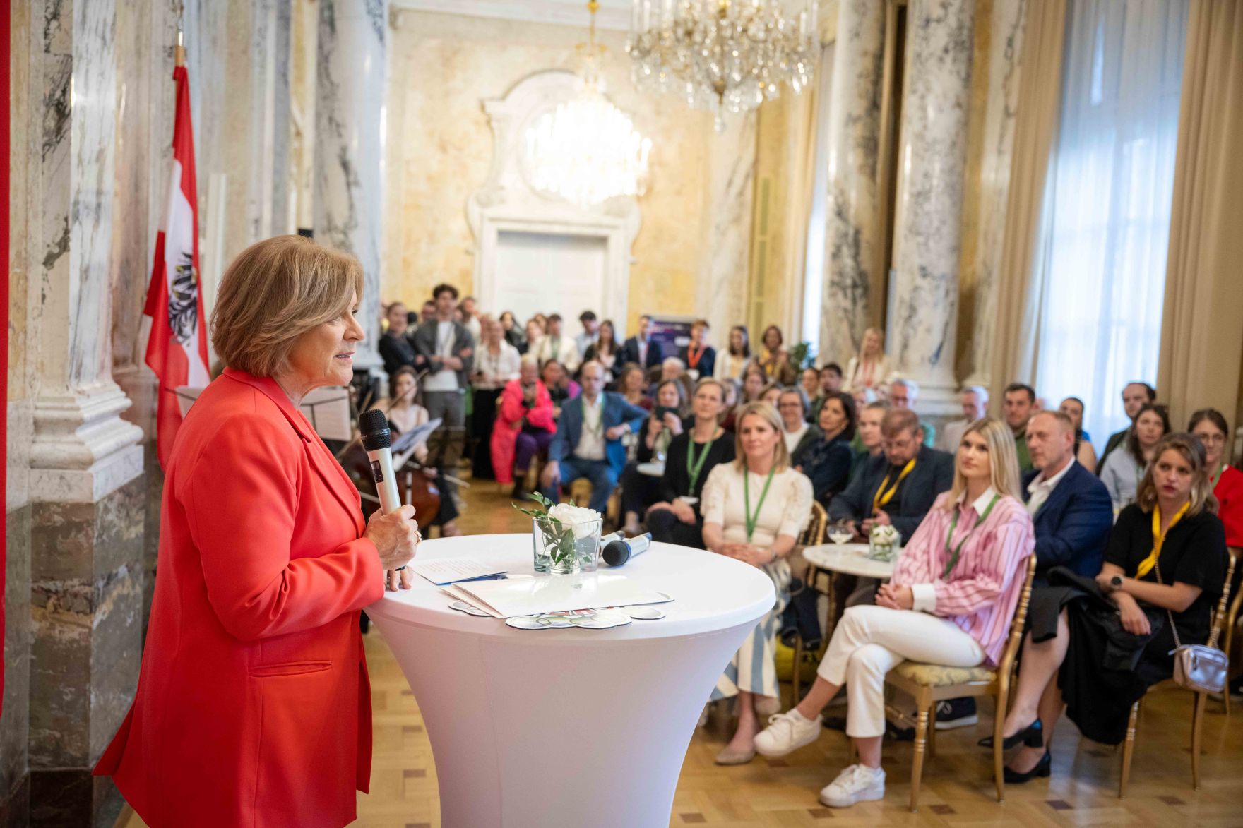 Im Rahmen des Eurovision Song Contest lud Bundesminister Norbert Totschnig zum Side-Event &bdquo;The Sound of Europe, the Taste of Austria&ldquo; ins Landwirtschaftsministerium am Stubenring internationale G&auml;ste sowie Delegationen der teilnehmenden Nationen ein.