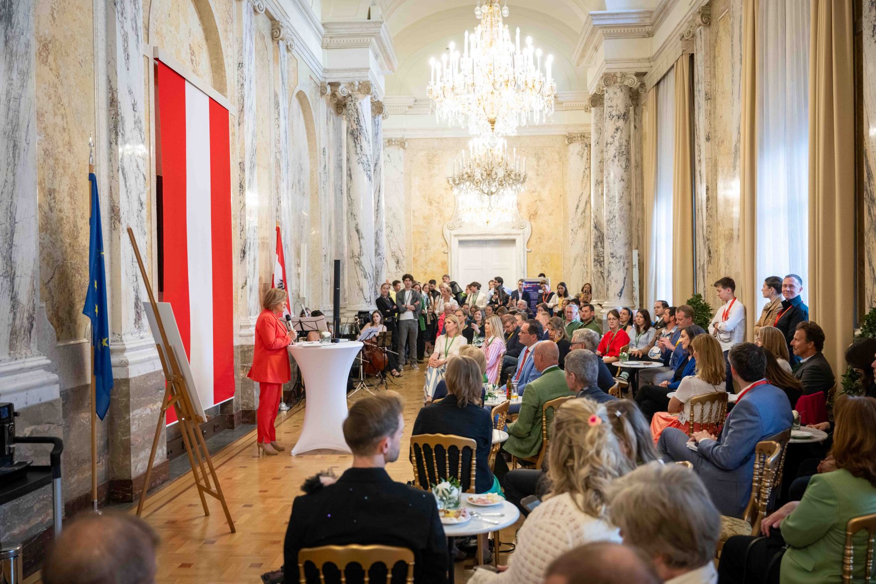 Im Rahmen des Eurovision Song Contest lud Bundesminister Norbert Totschnig zum Side-Event &bdquo;The Sound of Europe, the Taste of Austria&ldquo; ins Landwirtschaftsministerium am Stubenring internationale G&auml;ste sowie Delegationen der teilnehmenden Nationen ein.