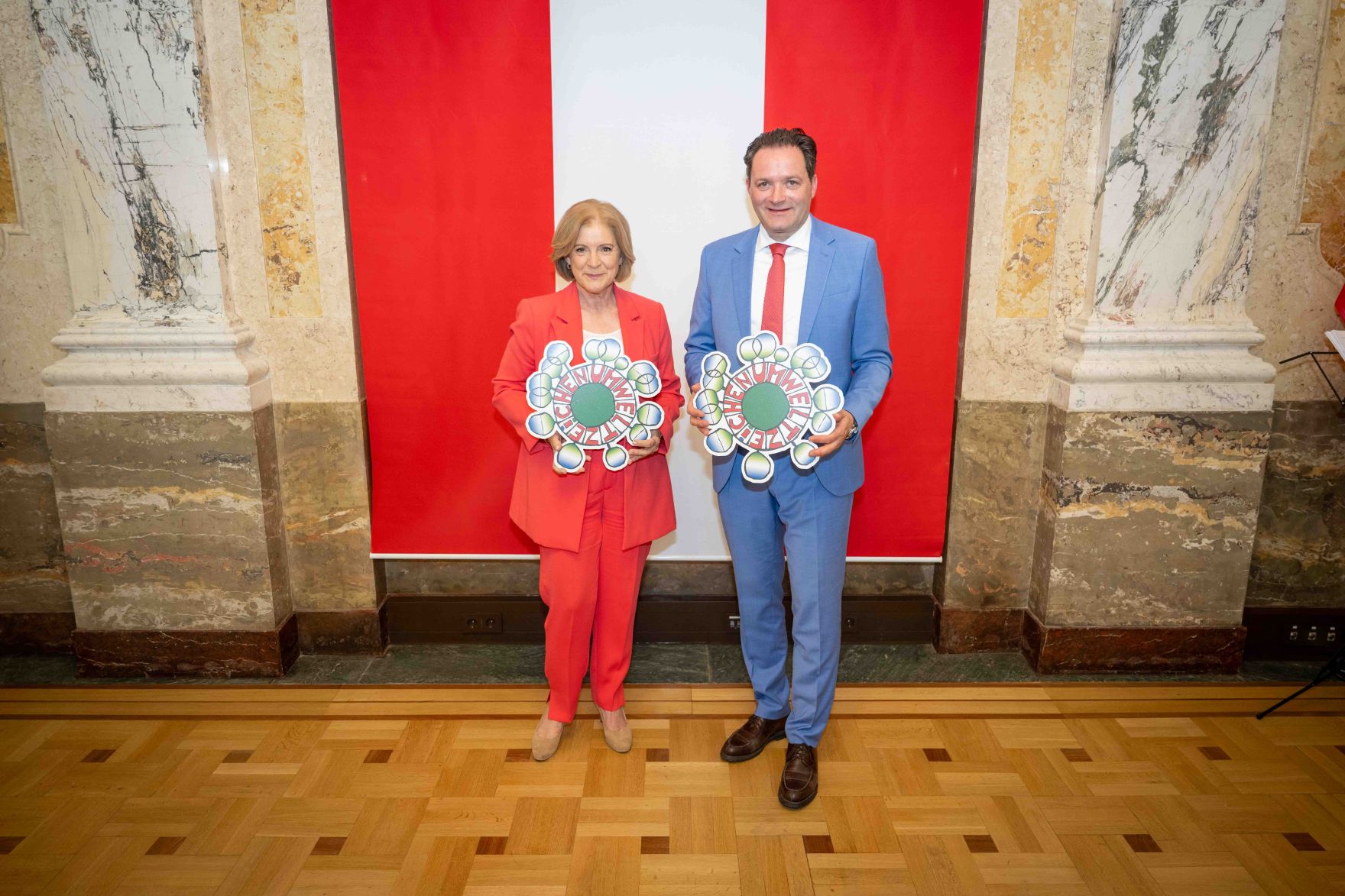Im Rahmen des Eurovision Song Contest lud Bundesminister Norbert Totschnig zum Side-Event &bdquo;The Sound of Europe, the Taste of Austria&ldquo; ins Landwirtschaftsministerium am Stubenring internationale G&auml;ste sowie Delegationen der teilnehmenden Nationen ein.