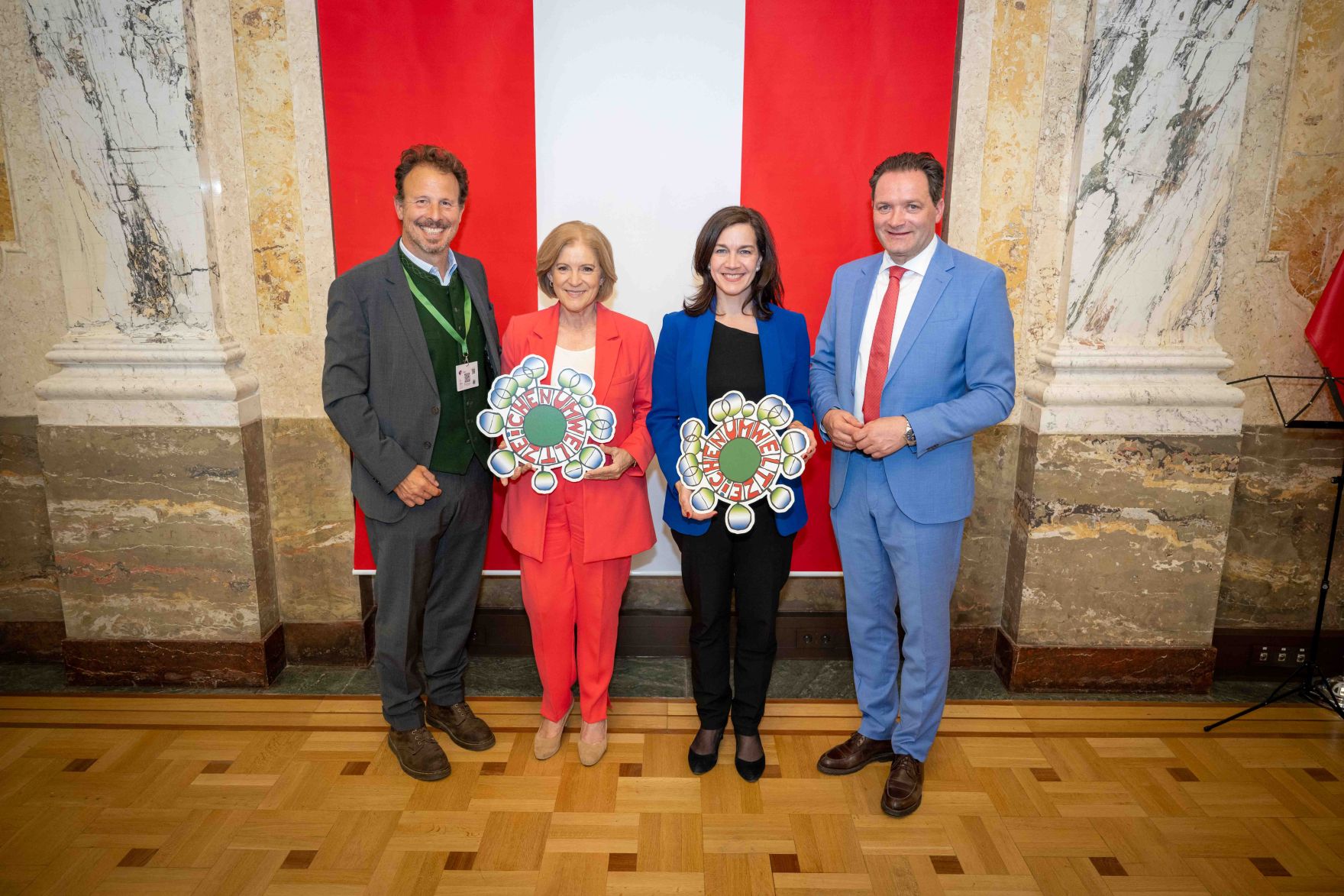 Im Rahmen des Eurovision Song Contest lud Bundesminister Norbert Totschnig zum Side-Event &bdquo;The Sound of Europe, the Taste of Austria&ldquo; ins Landwirtschaftsministerium am Stubenring internationale G&auml;ste sowie Delegationen der teilnehmenden Nationen ein.