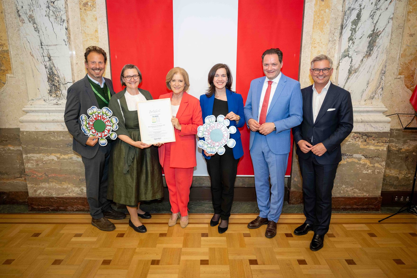 Im Rahmen des Eurovision Song Contest lud Bundesminister Norbert Totschnig zum Side-Event &bdquo;The Sound of Europe, the Taste of Austria&ldquo; ins Landwirtschaftsministerium am Stubenring internationale G&auml;ste sowie Delegationen der teilnehmenden Nationen ein.