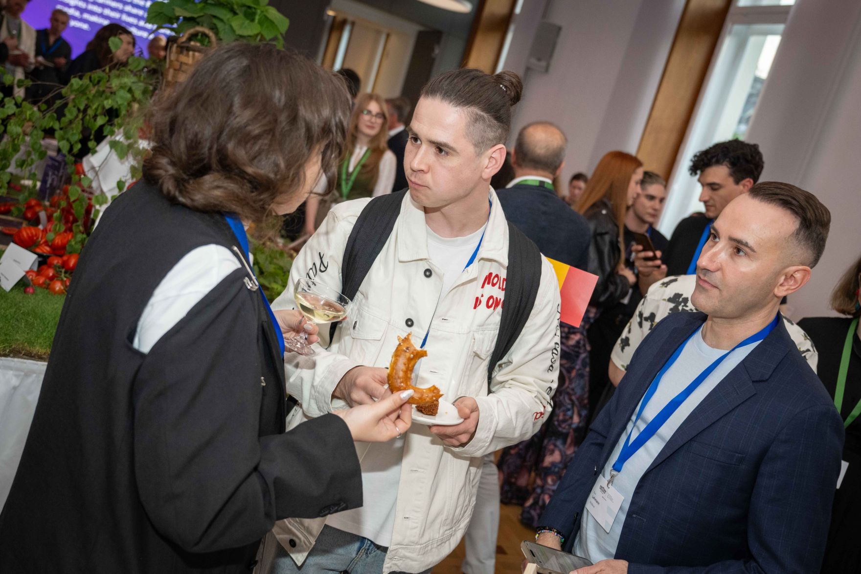 Im Rahmen des Eurovision Song Contest lud Bundesminister Norbert Totschnig zum Side-Event &bdquo;The Sound of Europe, the Taste of Austria&ldquo; ins Landwirtschaftsministerium am Stubenring internationale G&auml;ste sowie Delegationen der teilnehmenden Nationen ein.