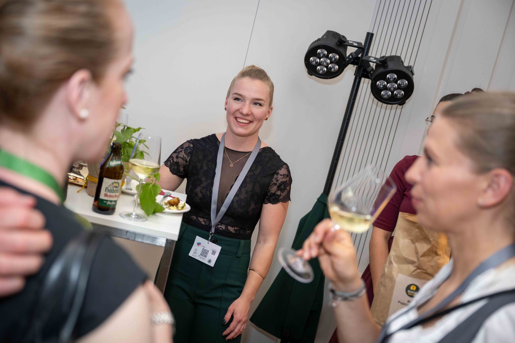 Im Rahmen des Eurovision Song Contest lud Bundesminister Norbert Totschnig zum Side-Event &bdquo;The Sound of Europe, the Taste of Austria&ldquo; ins Landwirtschaftsministerium am Stubenring internationale G&auml;ste sowie Delegationen der teilnehmenden Nationen ein.