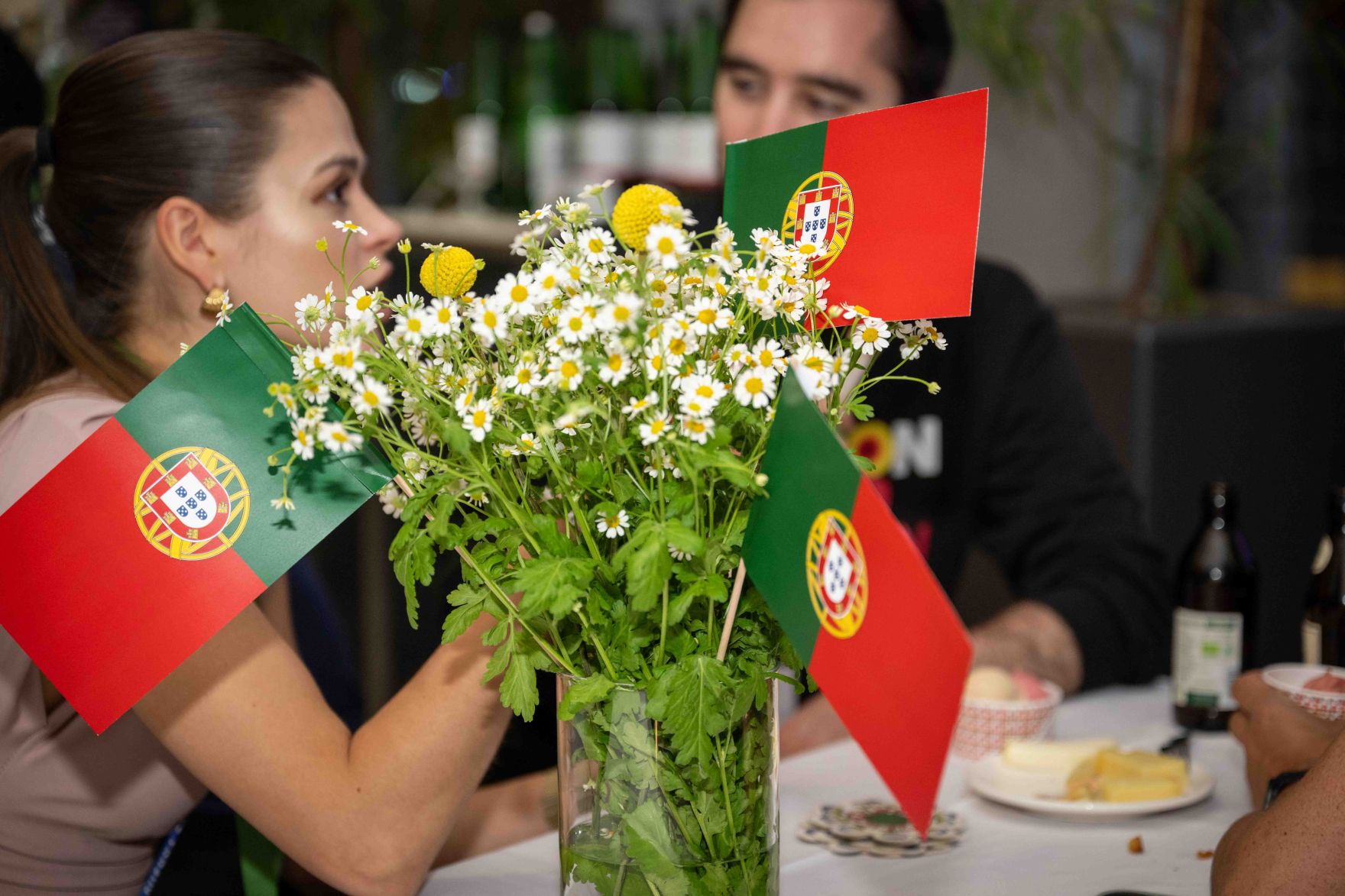 Im Rahmen des Eurovision Song Contest lud Bundesminister Norbert Totschnig zum Side-Event &bdquo;The Sound of Europe, the Taste of Austria&ldquo; ins Landwirtschaftsministerium am Stubenring internationale G&auml;ste sowie Delegationen der teilnehmenden Nationen ein.