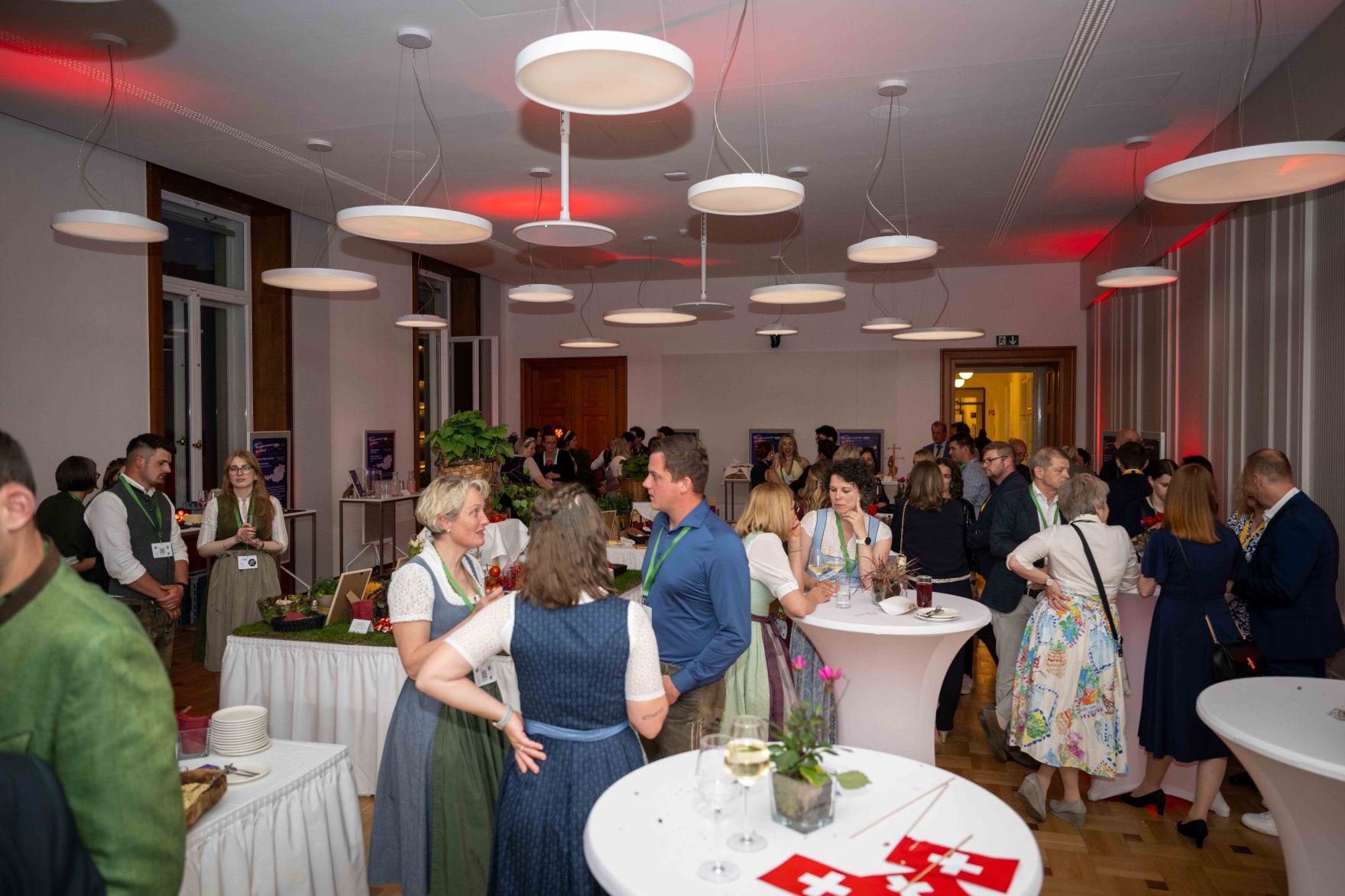 Im Rahmen des Eurovision Song Contest lud Bundesminister Norbert Totschnig zum Side-Event &bdquo;The Sound of Europe, the Taste of Austria&ldquo; ins Landwirtschaftsministerium am Stubenring internationale G&auml;ste sowie Delegationen der teilnehmenden Nationen ein.