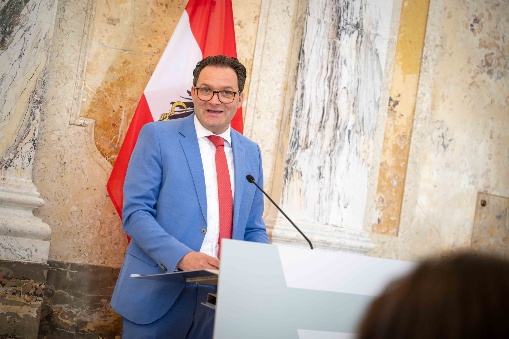 Im Rahmen des Eurovision Song Contest lud Bundesminister Norbert Totschnig zum Side-Event &bdquo;The Sound of Europe, the Taste of Austria&ldquo; ins Landwirtschaftsministerium am Stubenring internationale G&auml;ste sowie Delegationen der teilnehmenden Nationen ein.