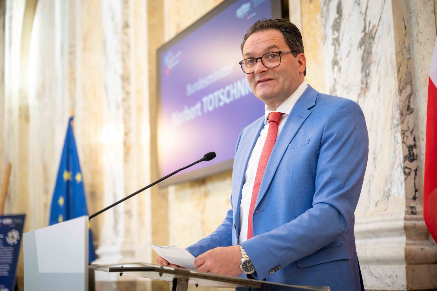 Im Rahmen des Eurovision Song Contest lud Bundesminister Norbert Totschnig zum Side-Event &bdquo;The Sound of Europe, the Taste of Austria&ldquo; ins Landwirtschaftsministerium am Stubenring internationale G&auml;ste sowie Delegationen der teilnehmenden Nationen ein.