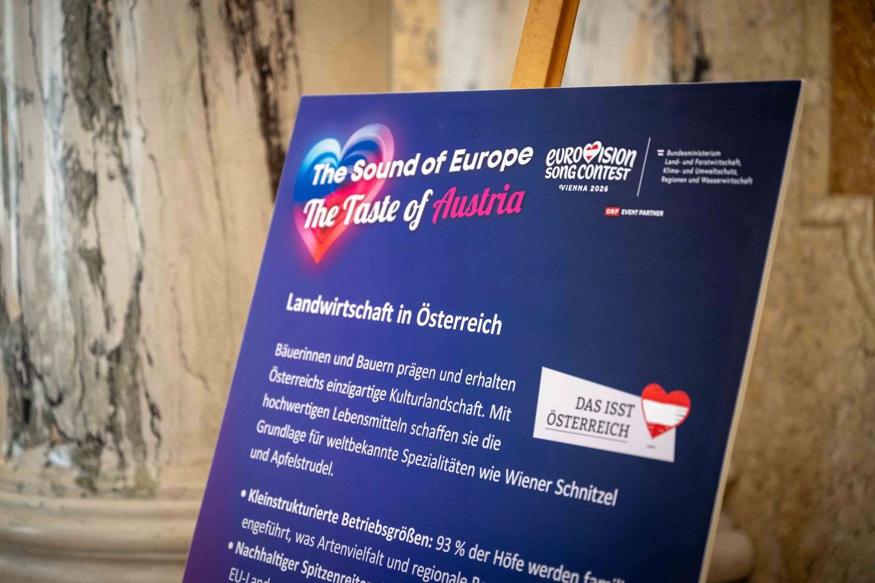 Im Rahmen des Eurovision Song Contest lud Bundesminister Norbert Totschnig zum Side-Event &bdquo;The Sound of Europe, the Taste of Austria&ldquo; ins Landwirtschaftsministerium am Stubenring internationale G&auml;ste sowie Delegationen der teilnehmenden Nationen ein.