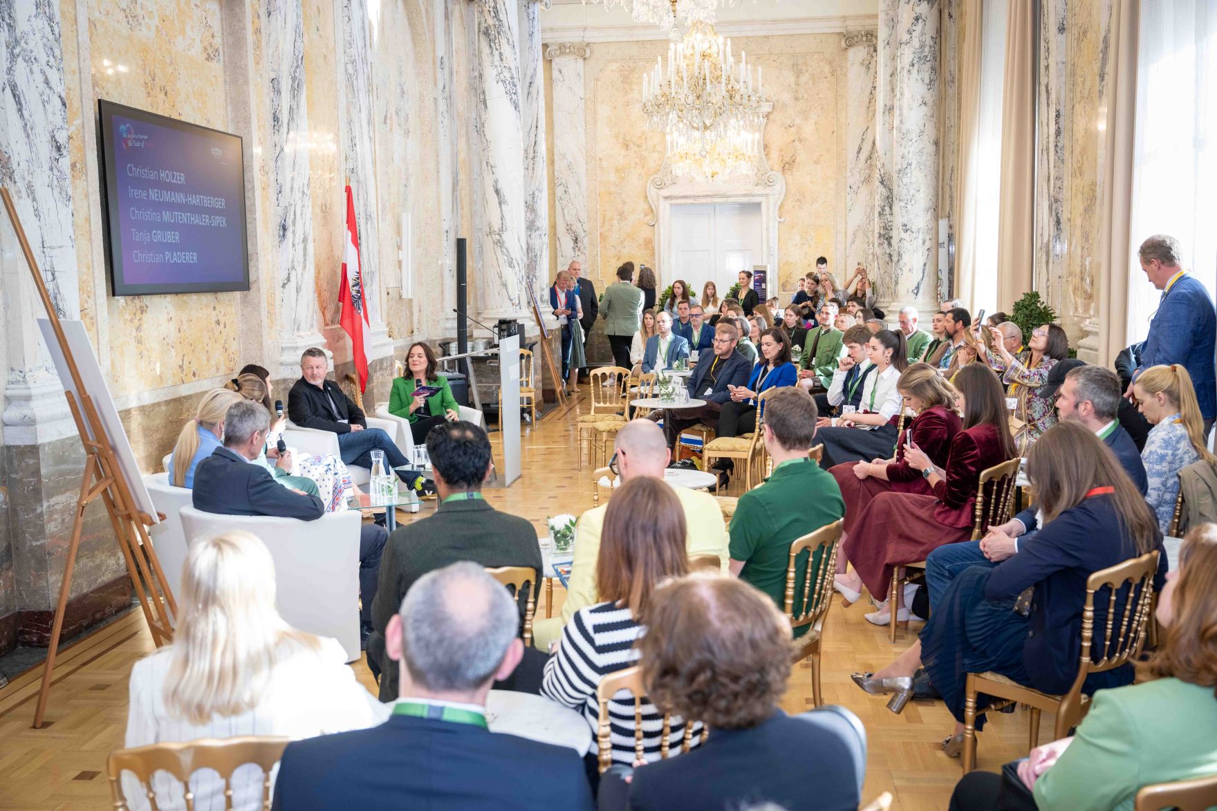 Im Rahmen des Eurovision Song Contest lud Bundesminister Norbert Totschnig zum Side-Event &bdquo;The Sound of Europe, the Taste of Austria&ldquo; ins Landwirtschaftsministerium am Stubenring internationale G&auml;ste sowie Delegationen der teilnehmenden Nationen ein.