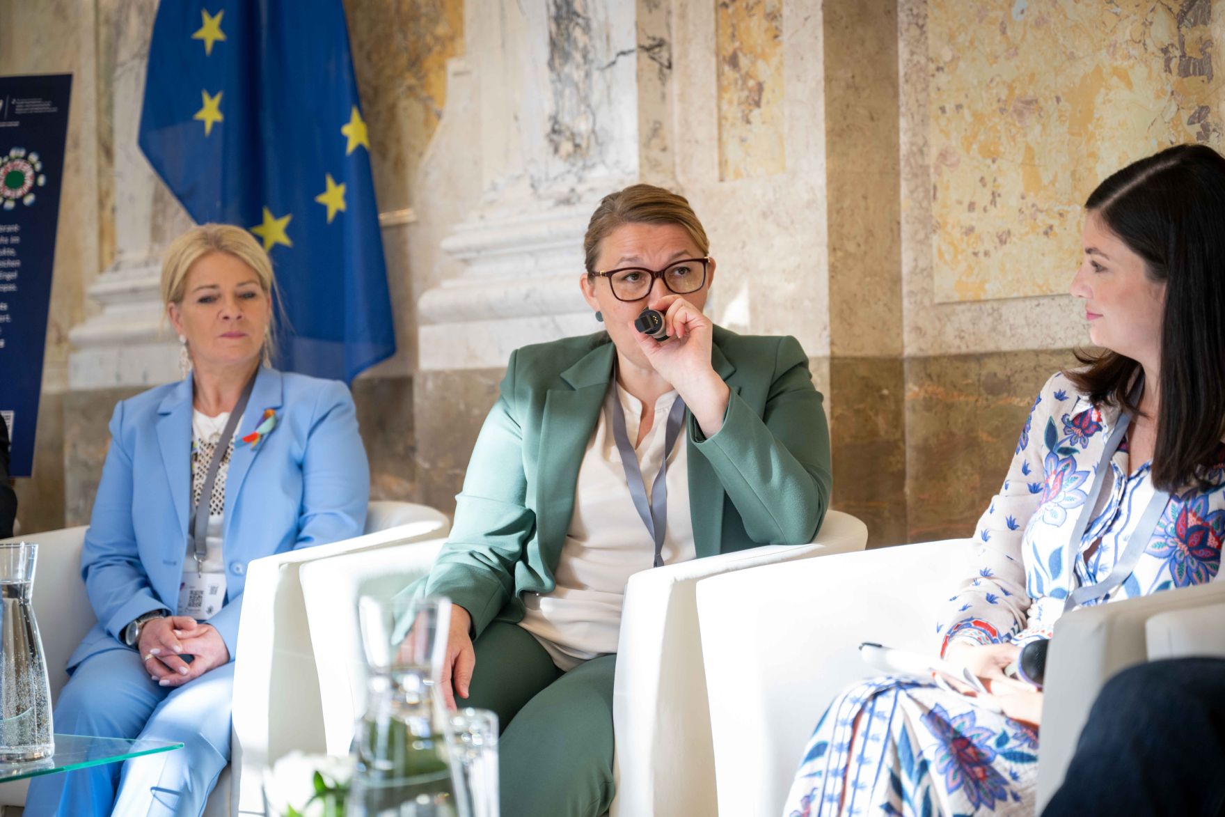 Im Rahmen des Eurovision Song Contest lud Bundesminister Norbert Totschnig zum Side-Event &bdquo;The Sound of Europe, the Taste of Austria&ldquo; ins Landwirtschaftsministerium am Stubenring internationale G&auml;ste sowie Delegationen der teilnehmenden Nationen ein.