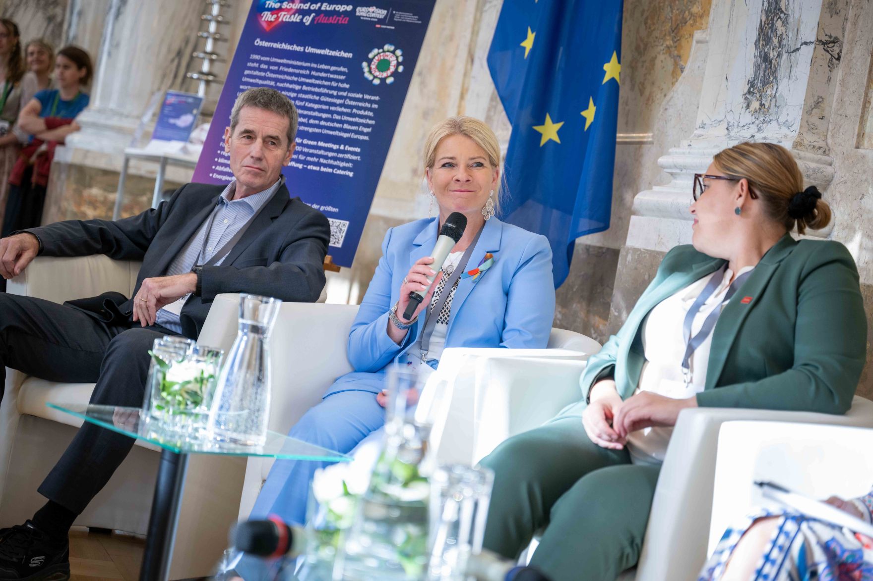 Im Rahmen des Eurovision Song Contest lud Bundesminister Norbert Totschnig zum Side-Event &bdquo;The Sound of Europe, the Taste of Austria&ldquo; ins Landwirtschaftsministerium am Stubenring internationale G&auml;ste sowie Delegationen der teilnehmenden Nationen ein.