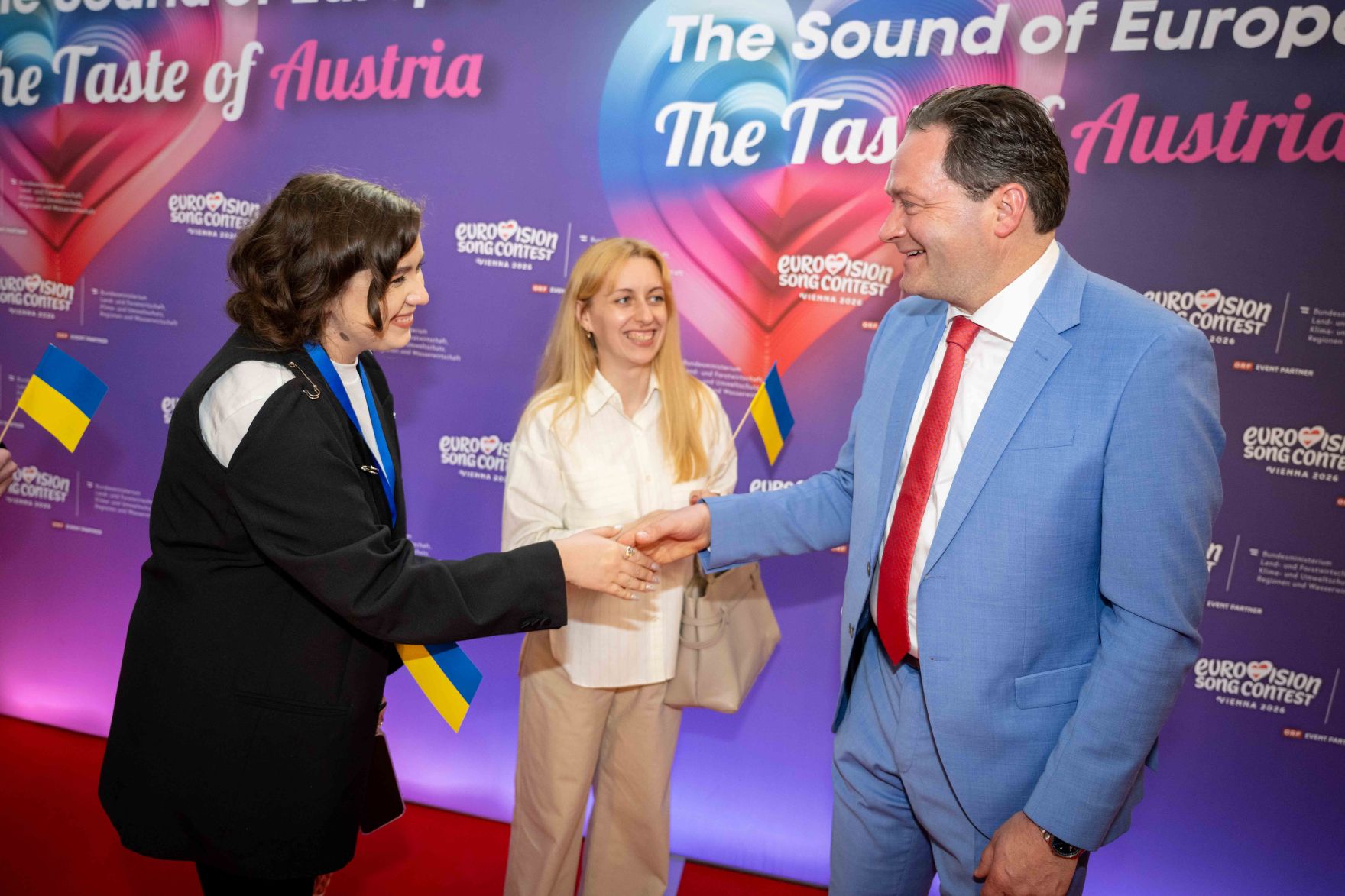 Im Rahmen des Eurovision Song Contest lud Bundesminister Norbert Totschnig zum Side-Event &bdquo;The Sound of Europe, the Taste of Austria&ldquo; ins Landwirtschaftsministerium am Stubenring internationale G&auml;ste sowie Delegationen der teilnehmenden Nationen ein.