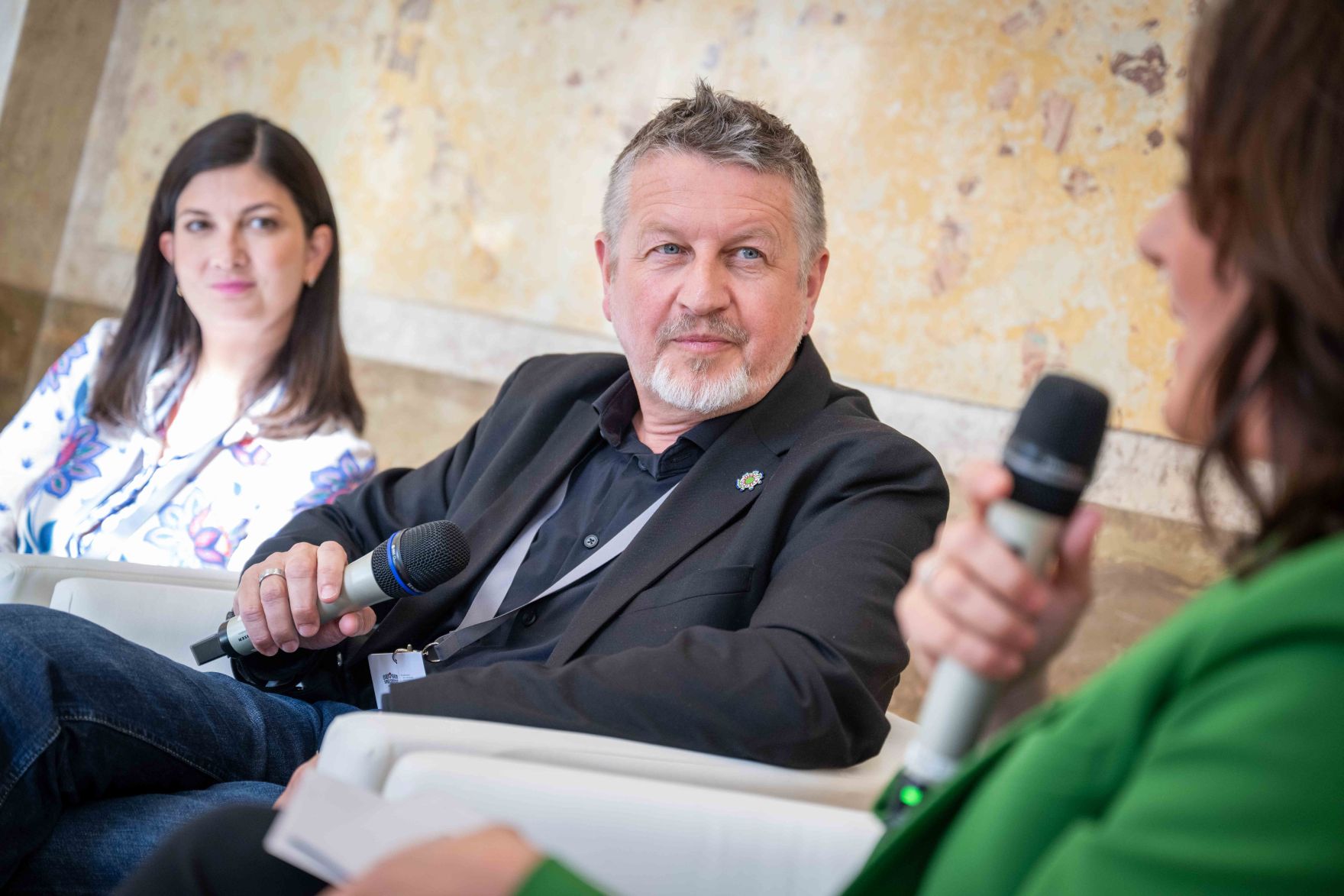 Im Rahmen des Eurovision Song Contest lud Bundesminister Norbert Totschnig zum Side-Event &bdquo;The Sound of Europe, the Taste of Austria&ldquo; ins Landwirtschaftsministerium am Stubenring internationale G&auml;ste sowie Delegationen der teilnehmenden Nationen ein.