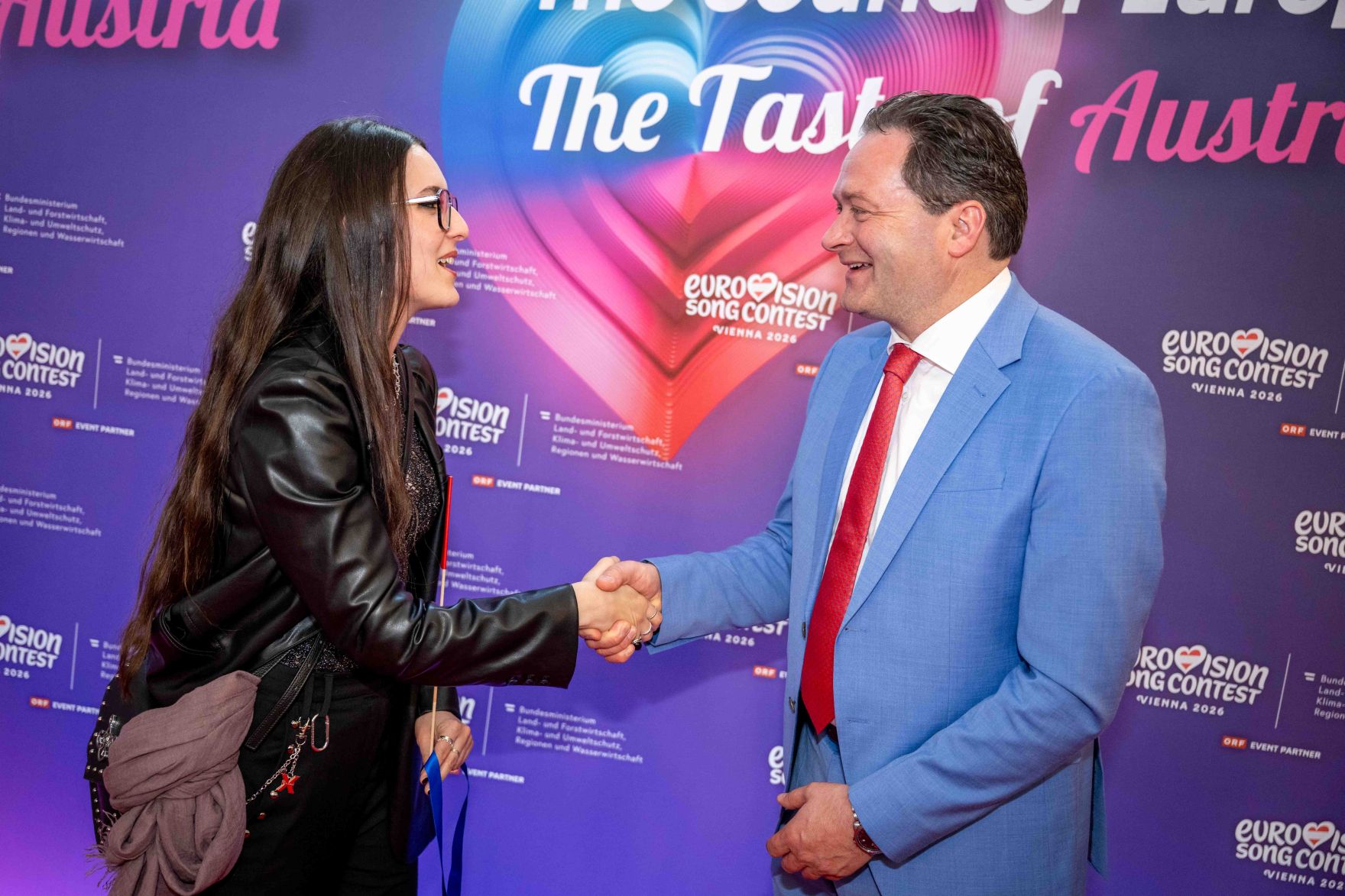 Im Rahmen des Eurovision Song Contest lud Bundesminister Norbert Totschnig zum Side-Event &bdquo;The Sound of Europe, the Taste of Austria&ldquo; ins Landwirtschaftsministerium am Stubenring internationale G&auml;ste sowie Delegationen der teilnehmenden Nationen ein.