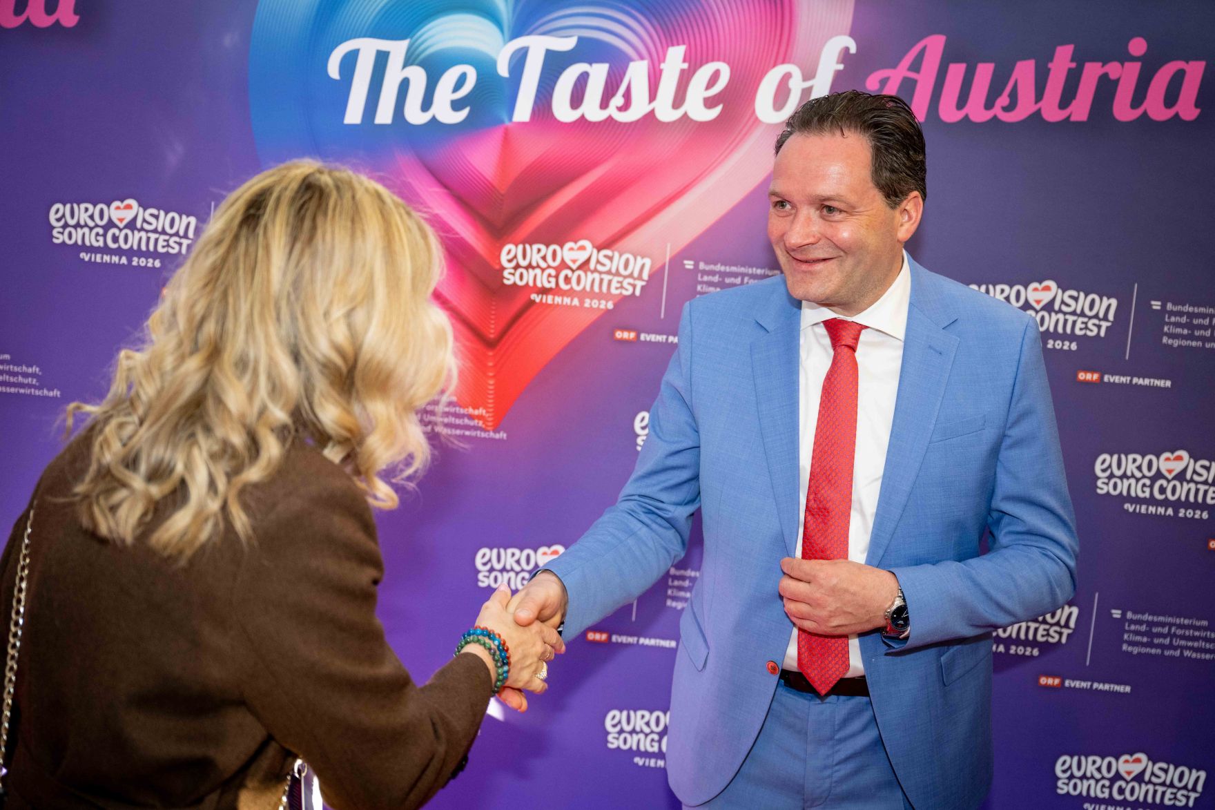 Im Rahmen des Eurovision Song Contest lud Bundesminister Norbert Totschnig zum Side-Event &bdquo;The Sound of Europe, the Taste of Austria&ldquo; ins Landwirtschaftsministerium am Stubenring internationale G&auml;ste sowie Delegationen der teilnehmenden Nationen ein.