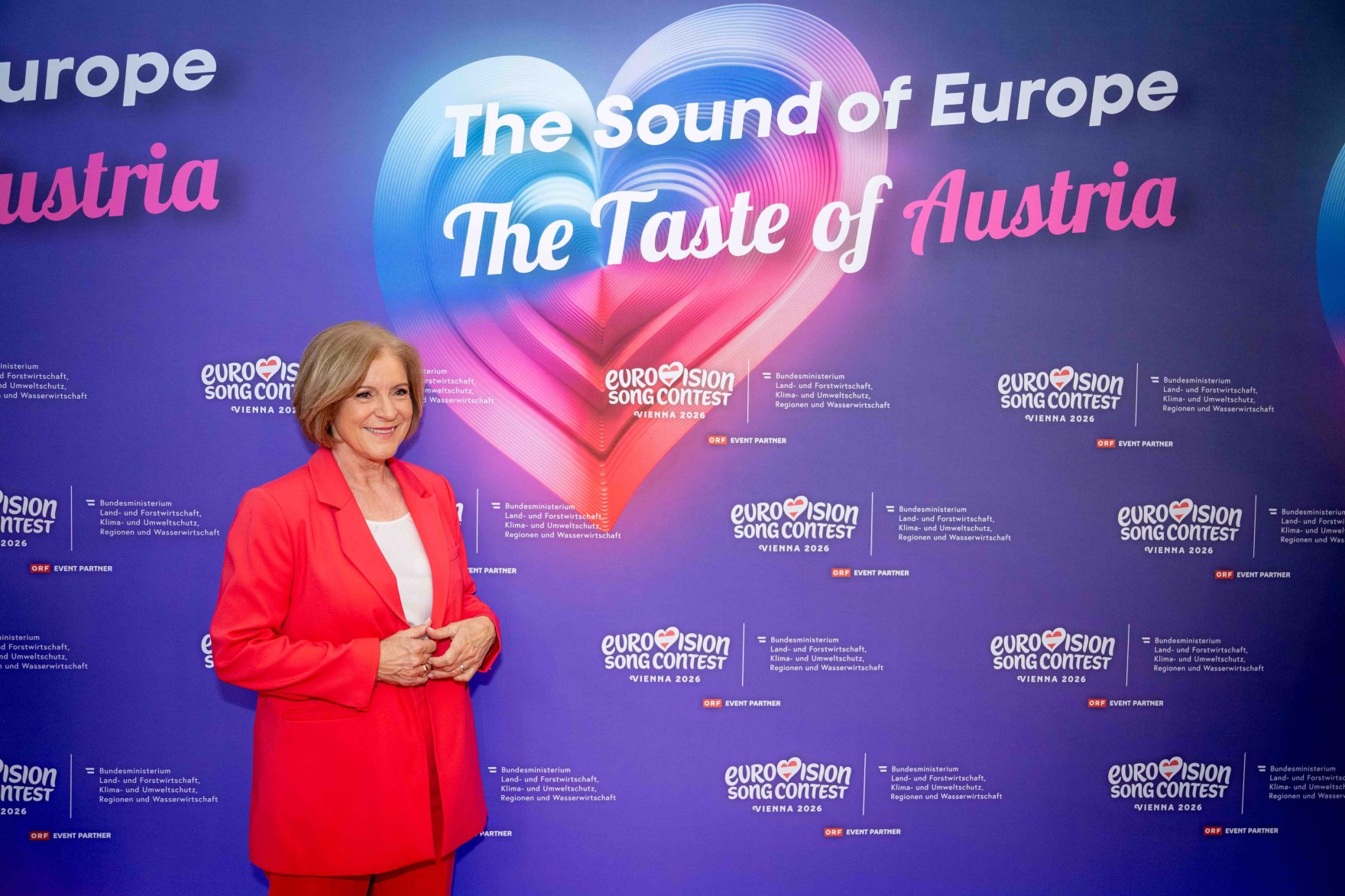 Im Rahmen des Eurovision Song Contest lud Bundesminister Norbert Totschnig zum Side-Event &bdquo;The Sound of Europe, the Taste of Austria&ldquo; ins Landwirtschaftsministerium am Stubenring internationale G&auml;ste sowie Delegationen der teilnehmenden Nationen ein.