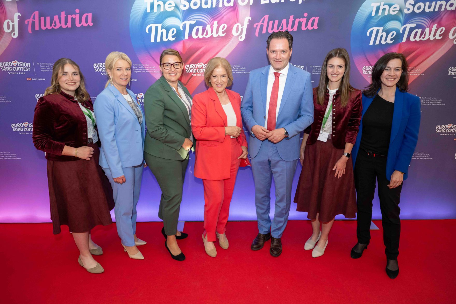 Im Rahmen des Eurovision Song Contest lud Bundesminister Norbert Totschnig zum Side-Event &bdquo;The Sound of Europe, the Taste of Austria&ldquo; ins Landwirtschaftsministerium am Stubenring internationale G&auml;ste sowie Delegationen der teilnehmenden Nationen ein.