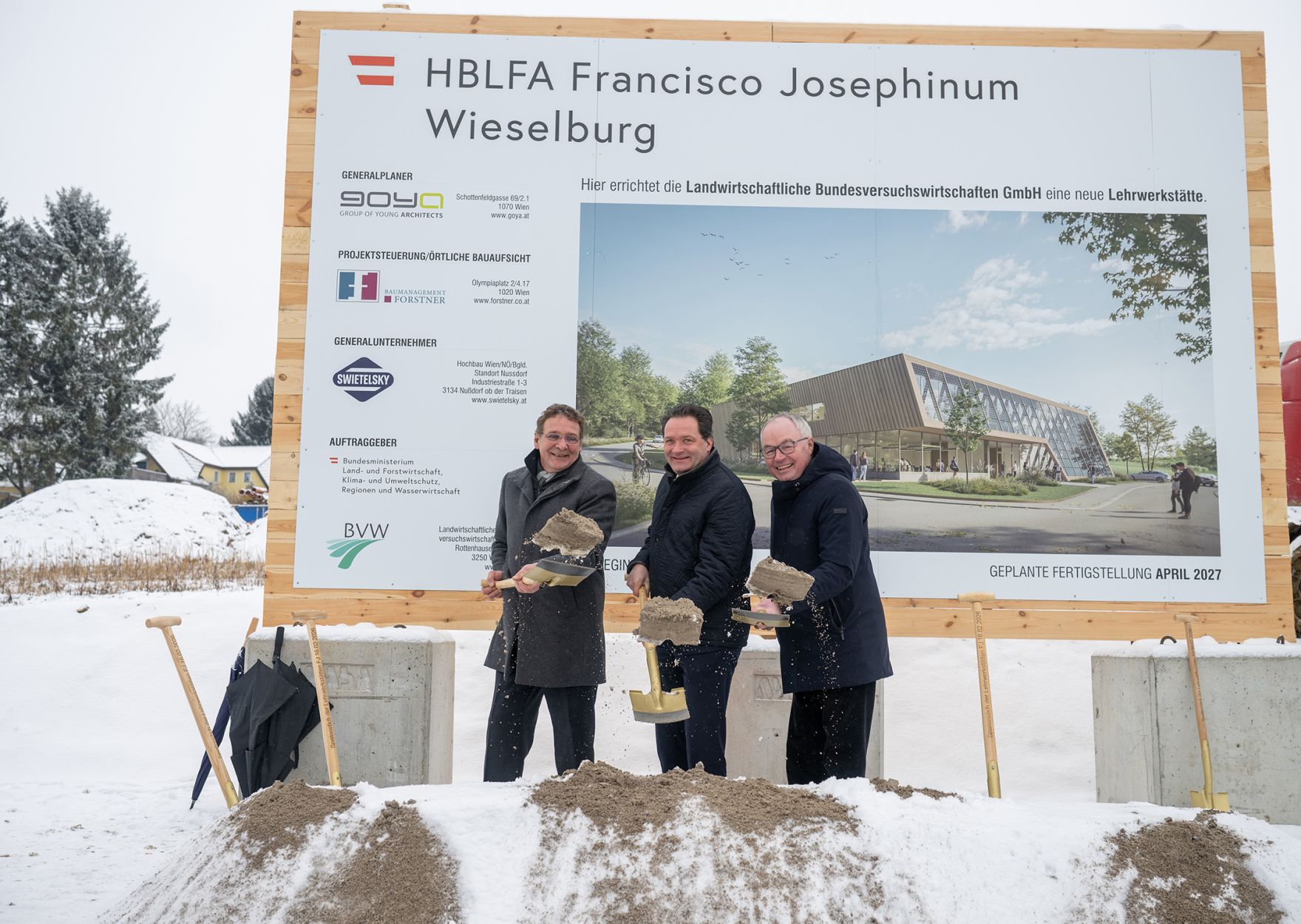 Landwirtschaftsminister Norbert Totschnig und Nieder&ouml;sterreichs Landeshauptfrau-Stellvertreter Stephan Pernkopf nahmen am Montag, den 16. Februar 2026, den Spatenstich f&uuml;r das neue Geb&auml;ude am Schulgel&auml;nde vor.