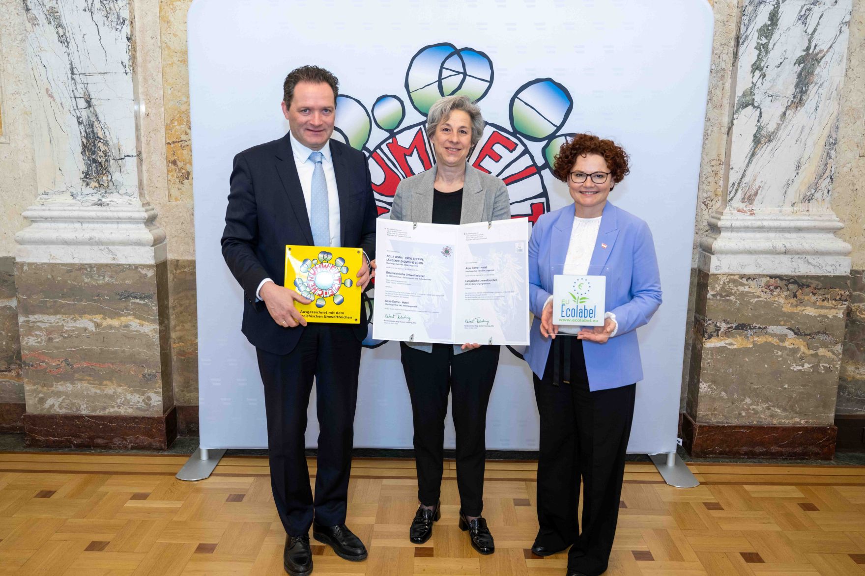 Bundesminister Norbert Totschnig verlieh das &Ouml;sterreichische Umweltzeichen an Unternehmen, die besonders nachhaltig wirtschaften. Die Umweltzeichenverleihung fand im Marmorsaal des Regierungsgeb&auml;udes am Stubenring statt.